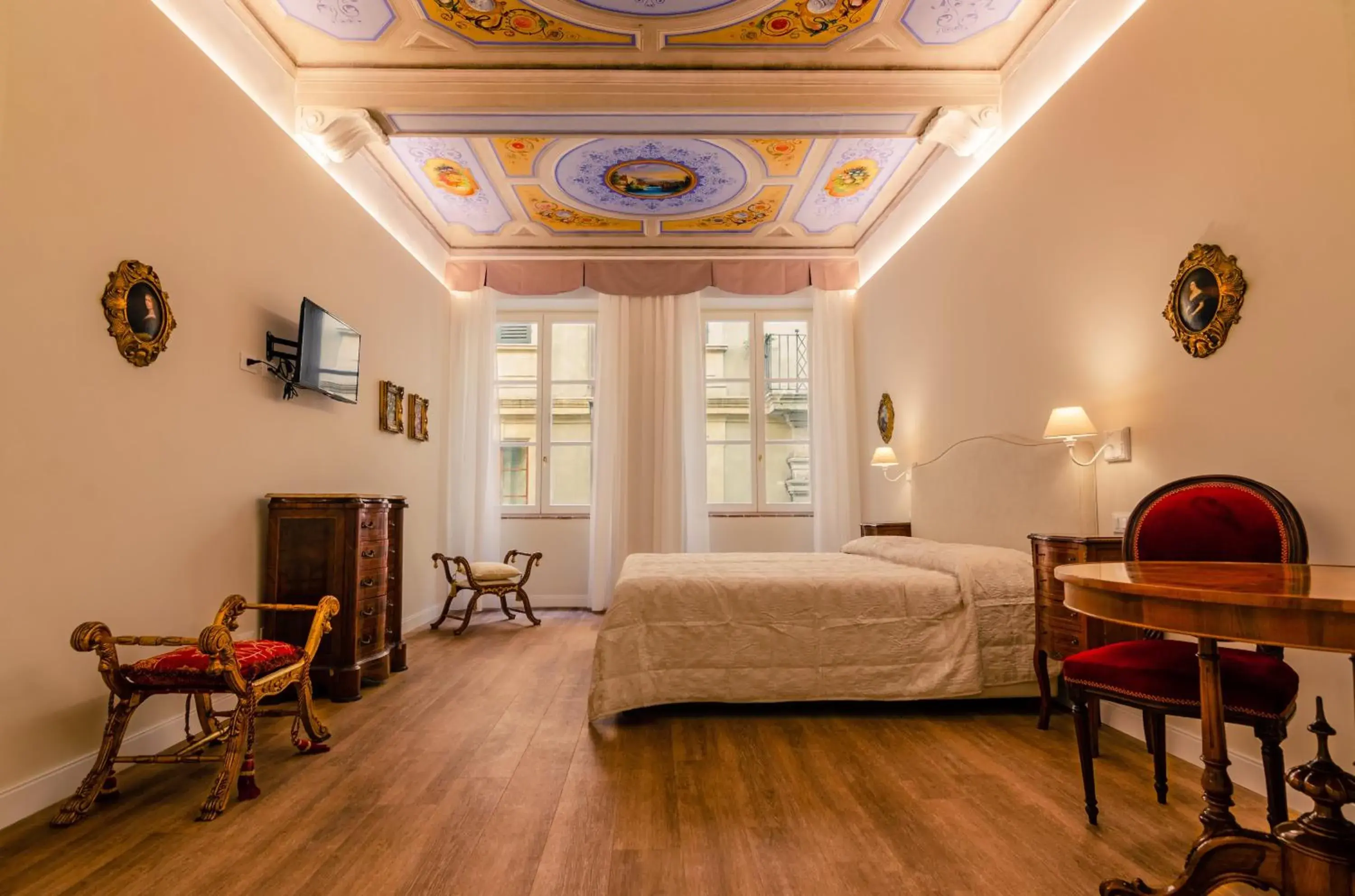 Superior Triple Room with Street View - single occupancy in Il giardino di Pantaneto Residenza D'Epoca Superior Triple Room with Street View - single occupancy in Il giardino di Pantaneto Residenza D'Epoca