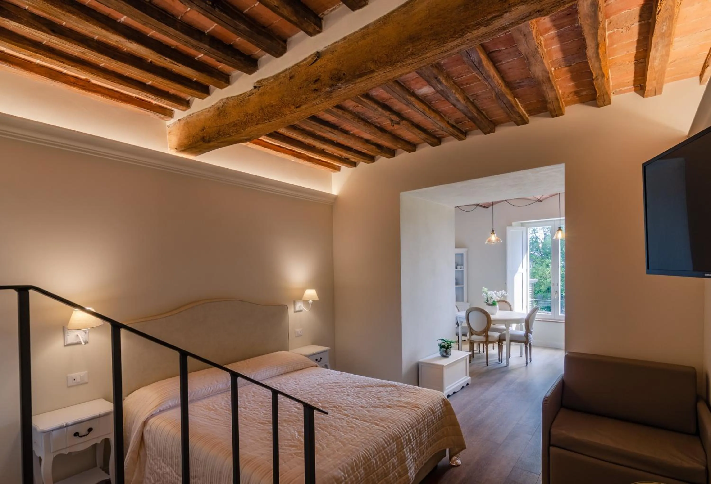 Photo of the whole room, Bed in Il giardino di Pantaneto Residenza D'Epoca