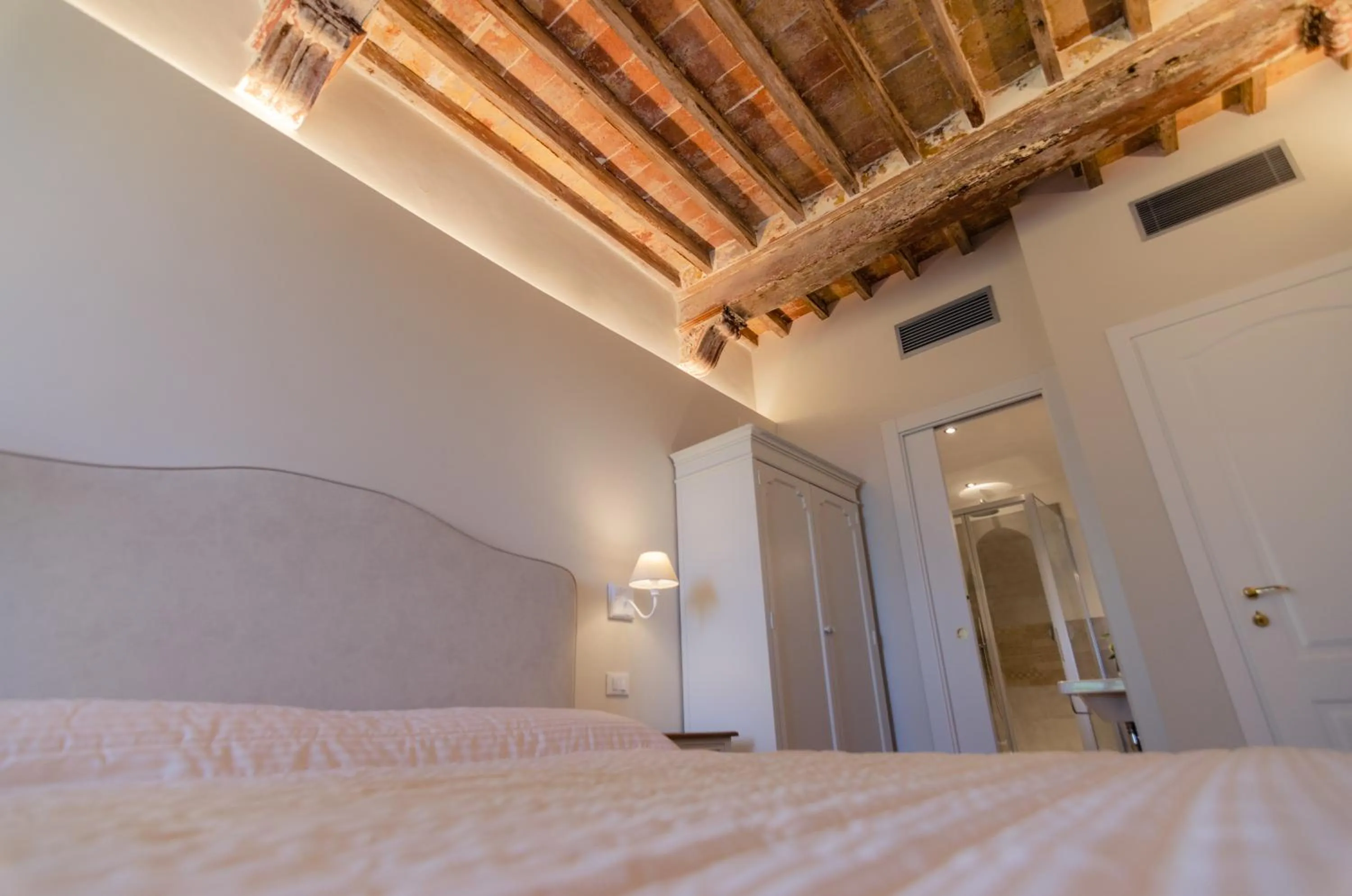 Decorative detail, Bed in Il giardino di Pantaneto Residenza D'Epoca