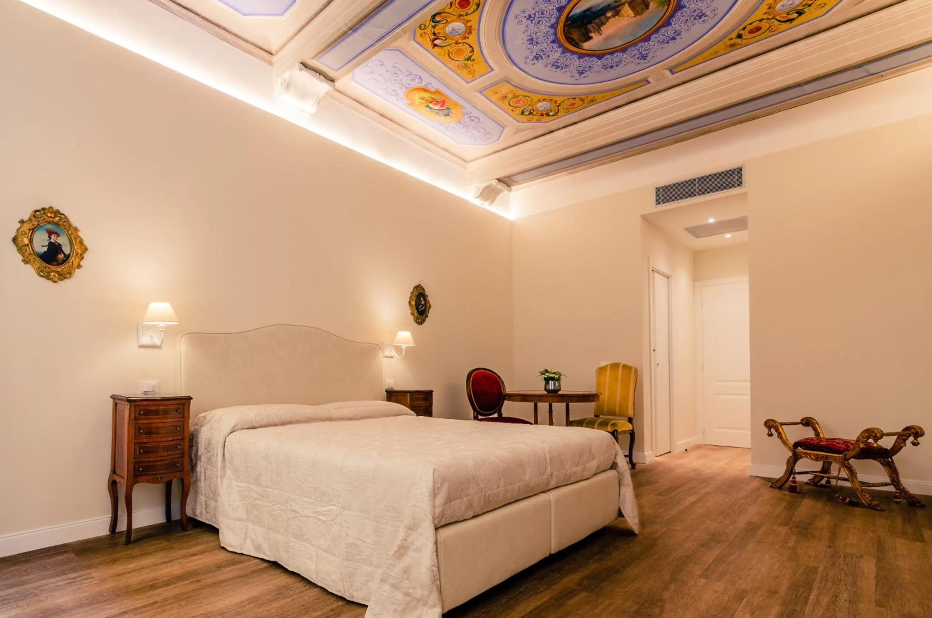 Photo of the whole room, Bed in Il giardino di Pantaneto Residenza D'Epoca