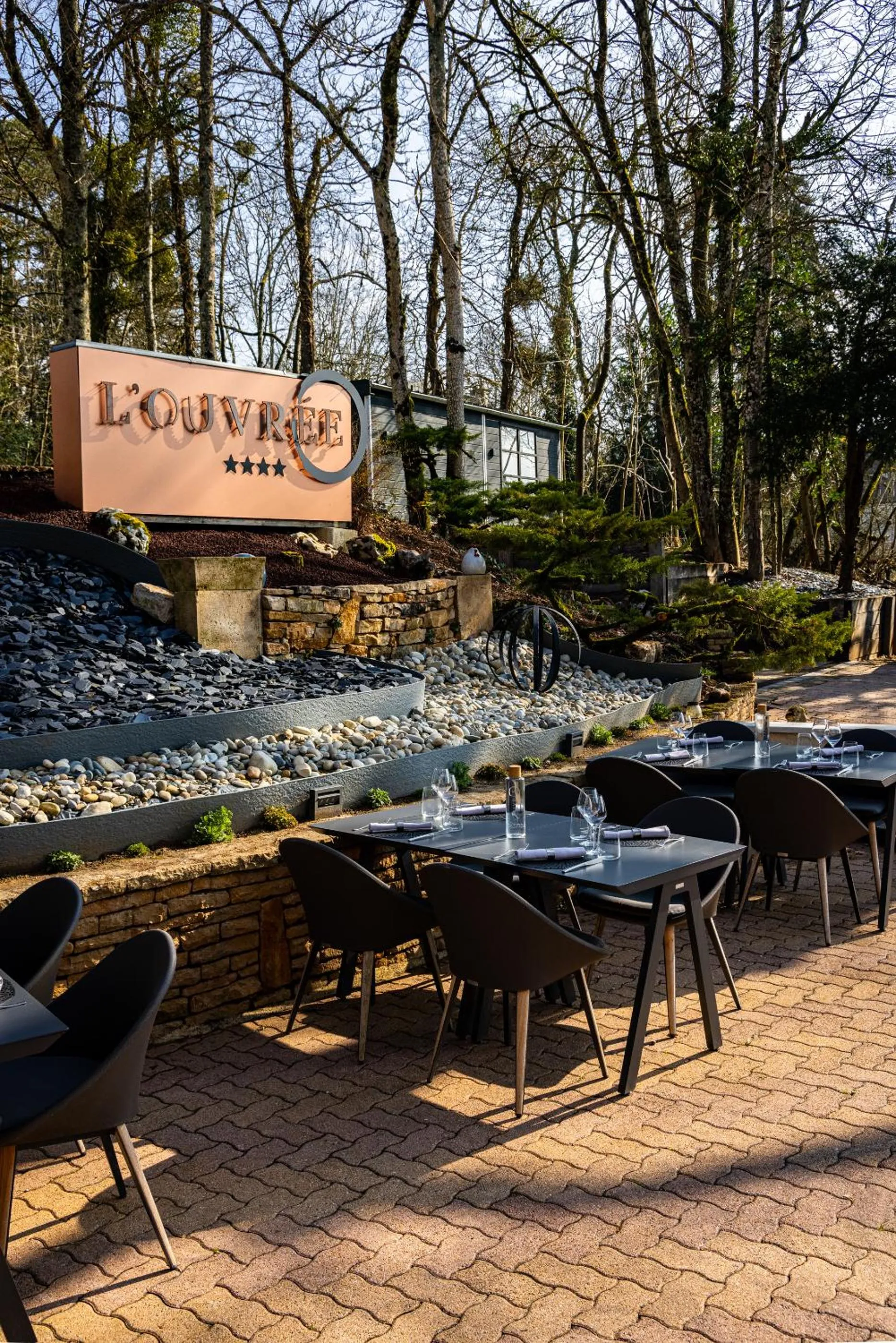 Facade/entrance in Hôtel L'Ouvrée