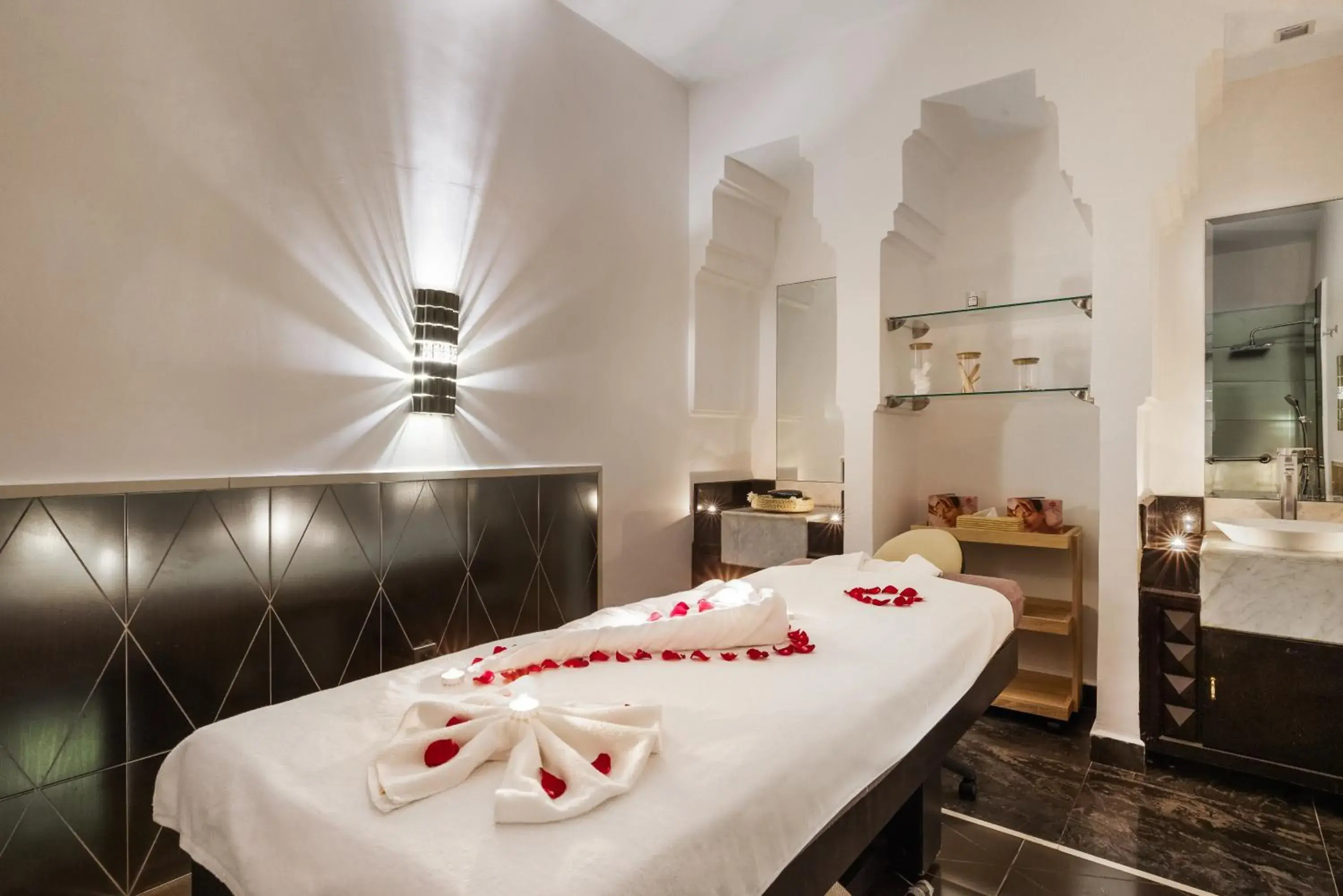 Massage, Bed in Hotel Riu Palace Tikida Agadir - All Inclusive Massage, Bed in Hotel Riu Palace Tikida Agadir - All Inclusive