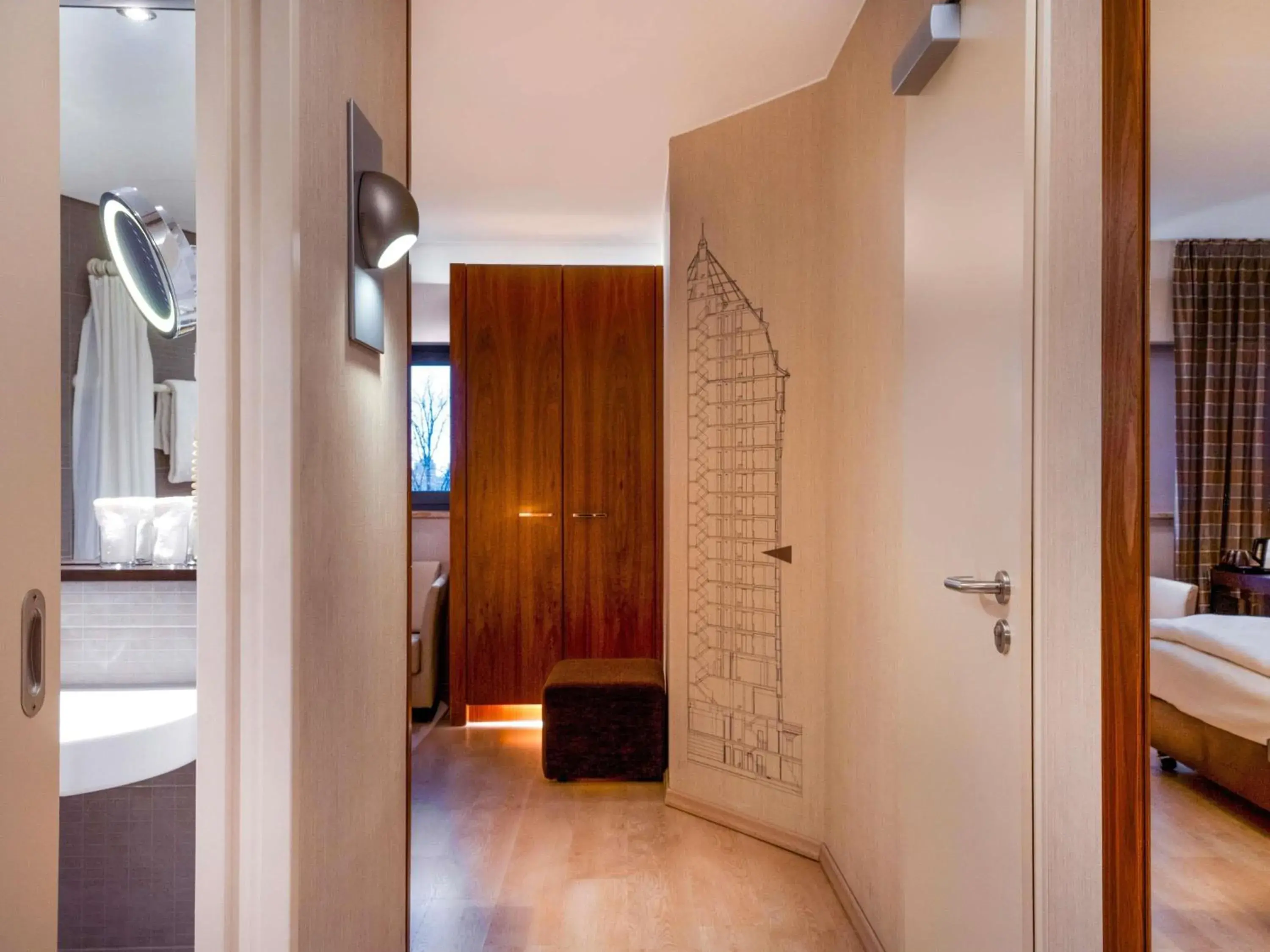 Bedroom, Bed in MÖVENPICK Hotel Hamburg City Bedroom, Bed in MÖVENPICK Hotel Hamburg City