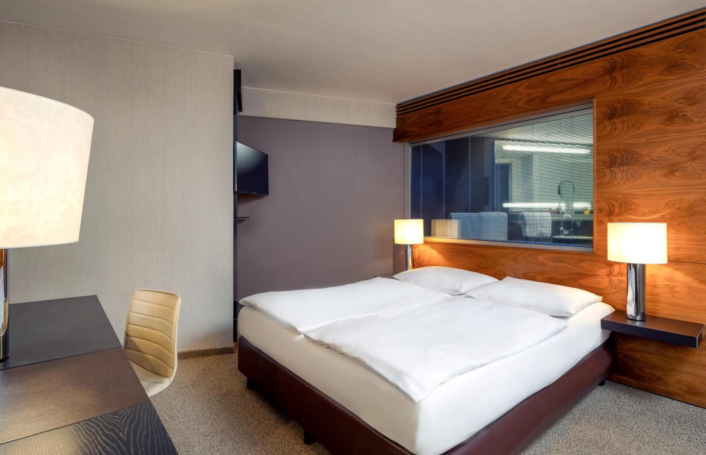 TV and multimedia, Bed in MÖVENPICK Hotel Hamburg City