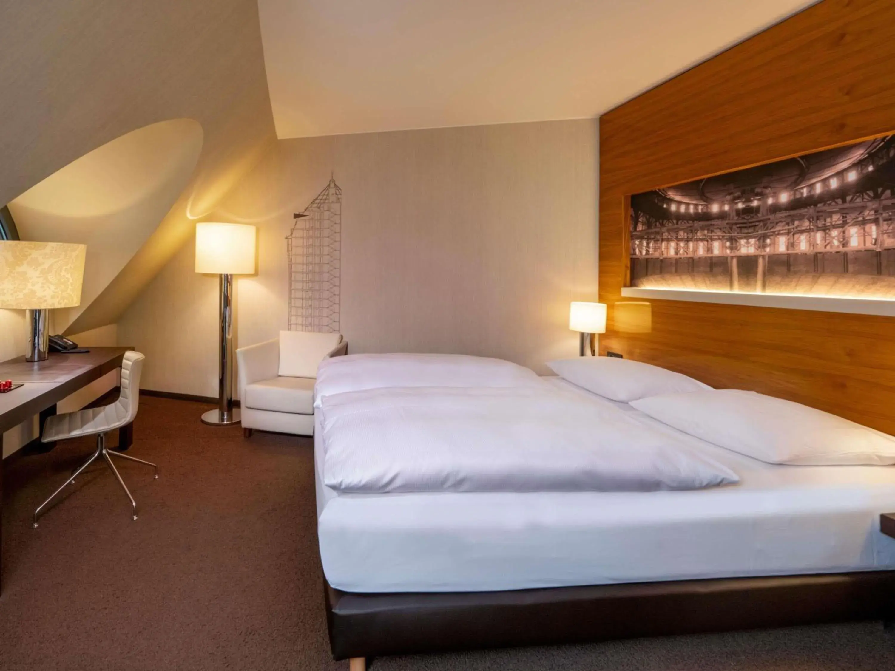 Bedroom, Bed in MÖVENPICK Hotel Hamburg City Bedroom, Bed in MÖVENPICK Hotel Hamburg City