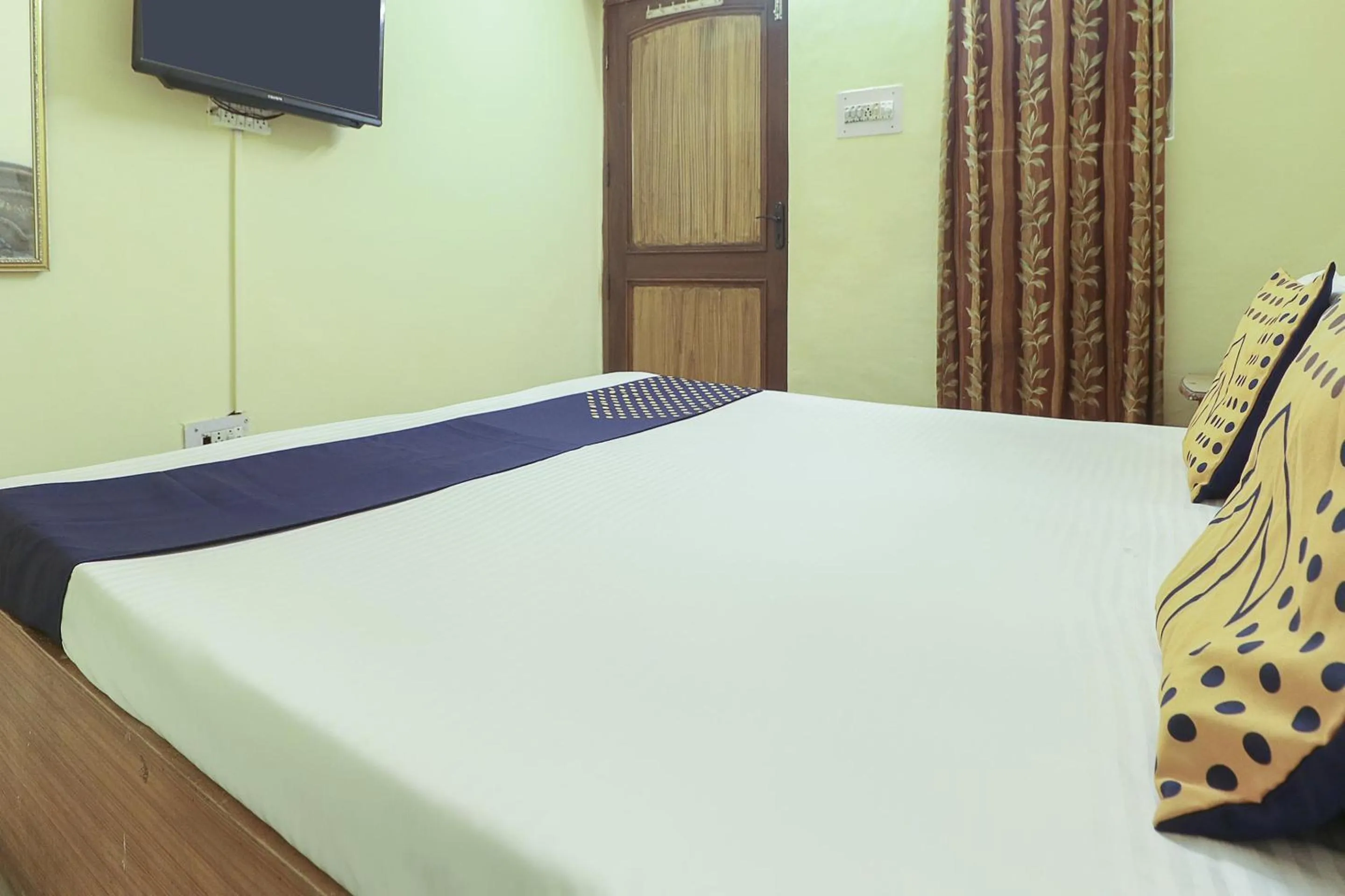 Bedroom in Hotel Star Inn