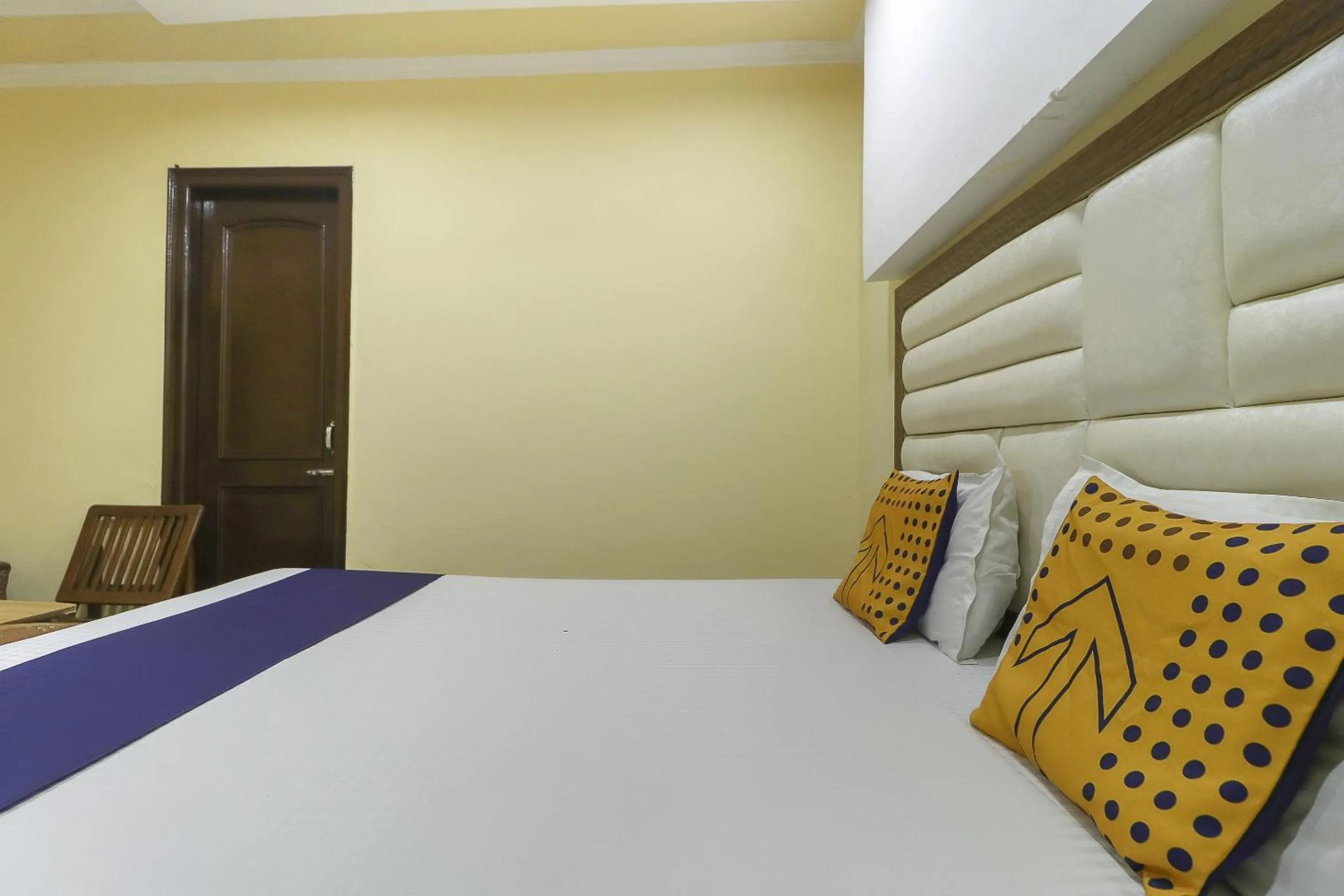 Bedroom in Hotel Star Inn