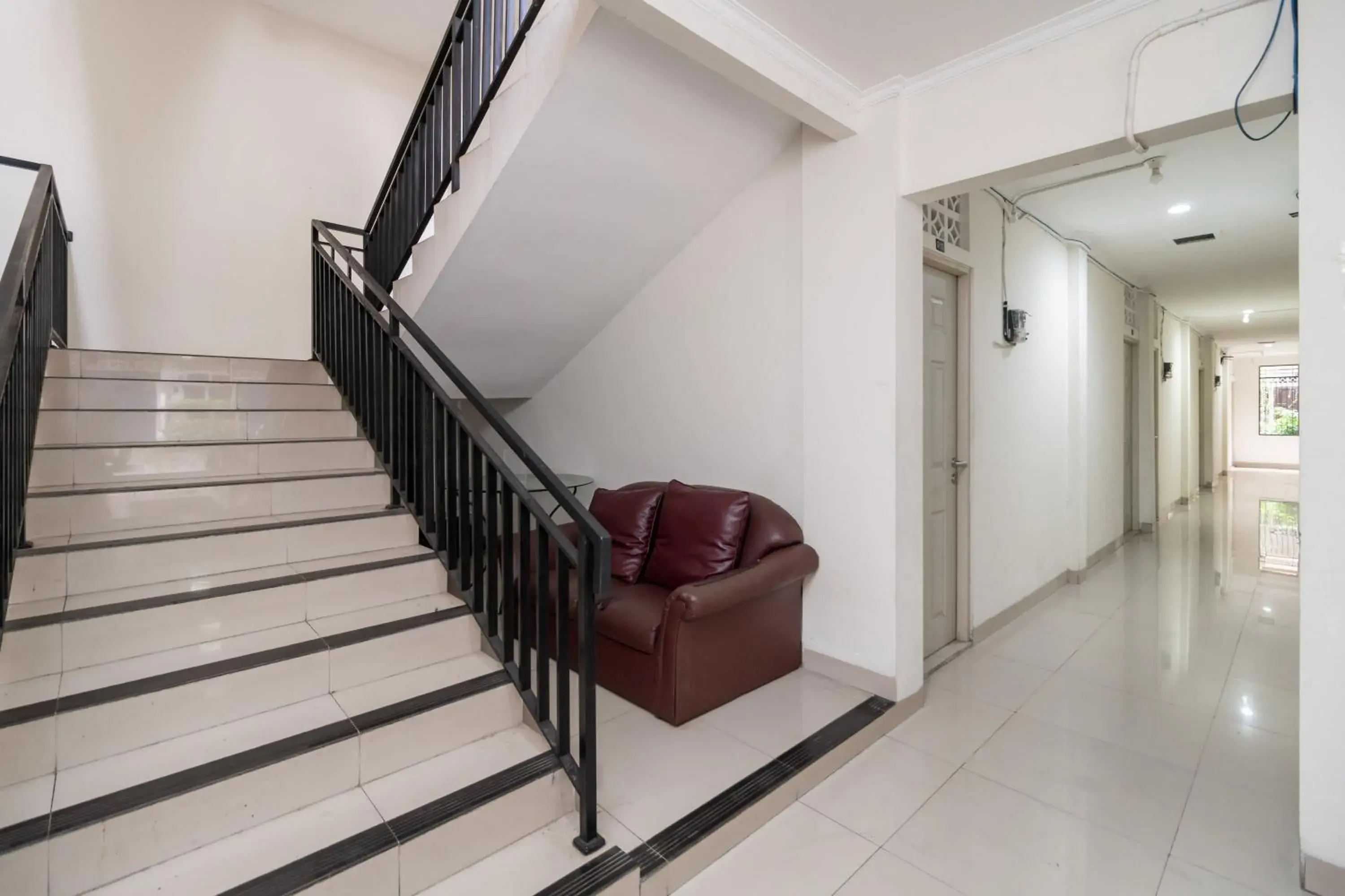 Urbanview Hotel Minongga Pondok Labu by RedDoorz Urbanview Hotel Minongga Pondok Labu by RedDoorz