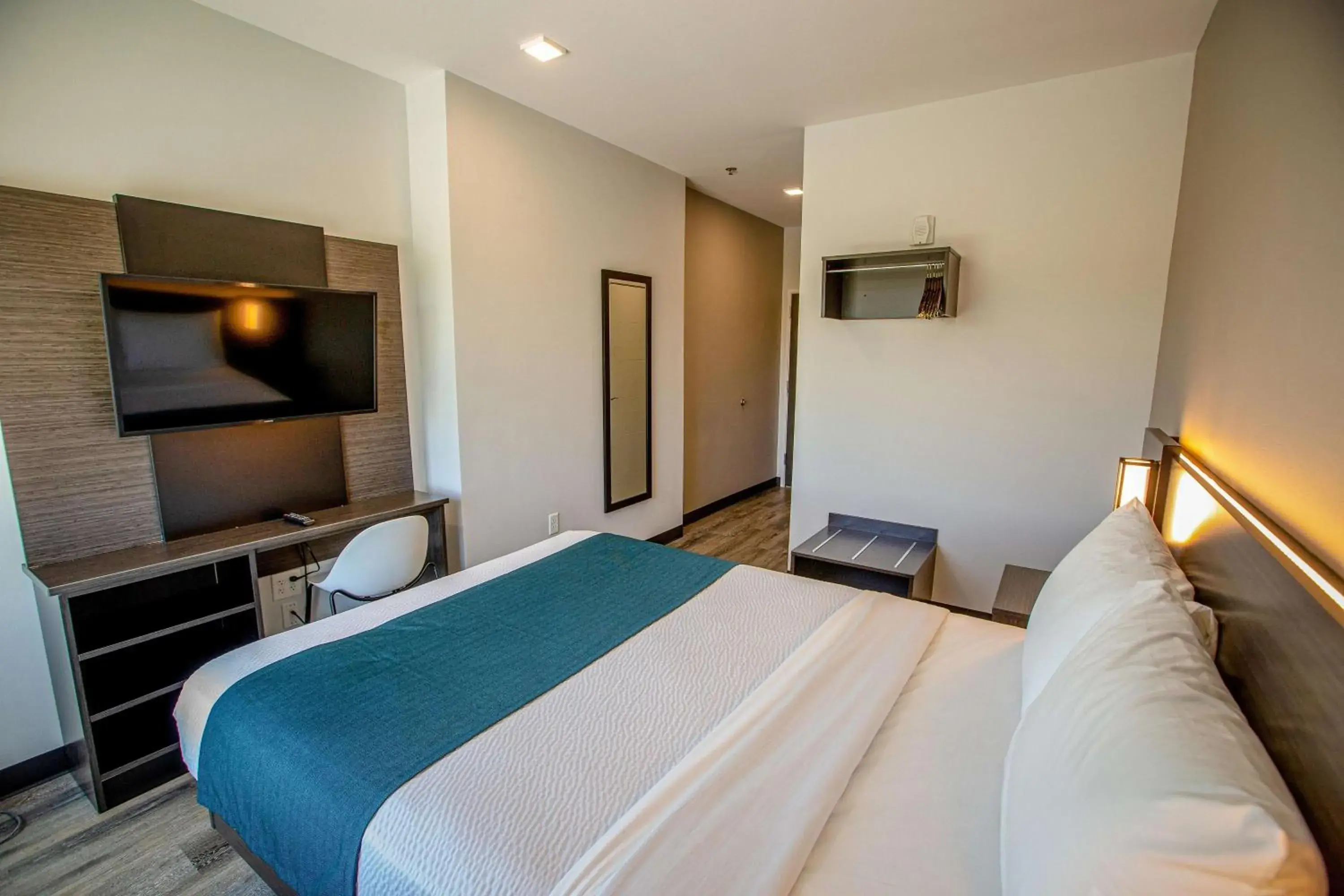 Photo of the whole room, Bed in Motel 6 North Platte, NE - East Photo of the whole room, Bed in Motel 6 North Platte, NE - East