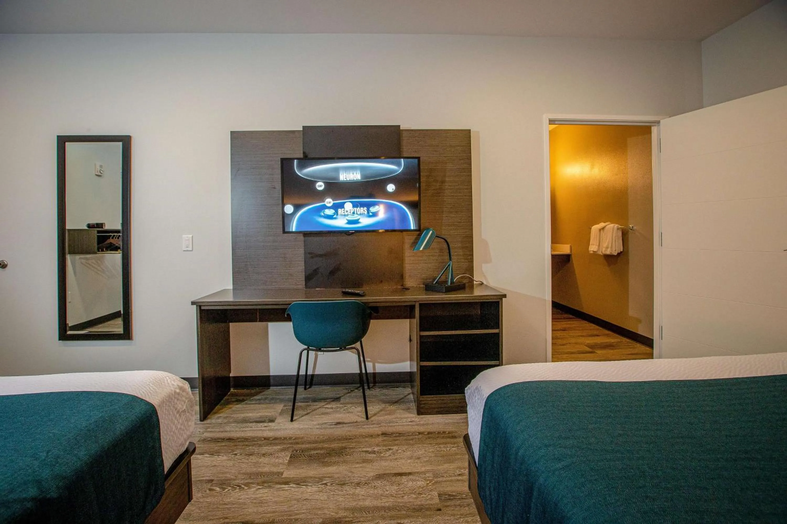 Photo of the whole room, Bed in Motel 6 North Platte, NE - East