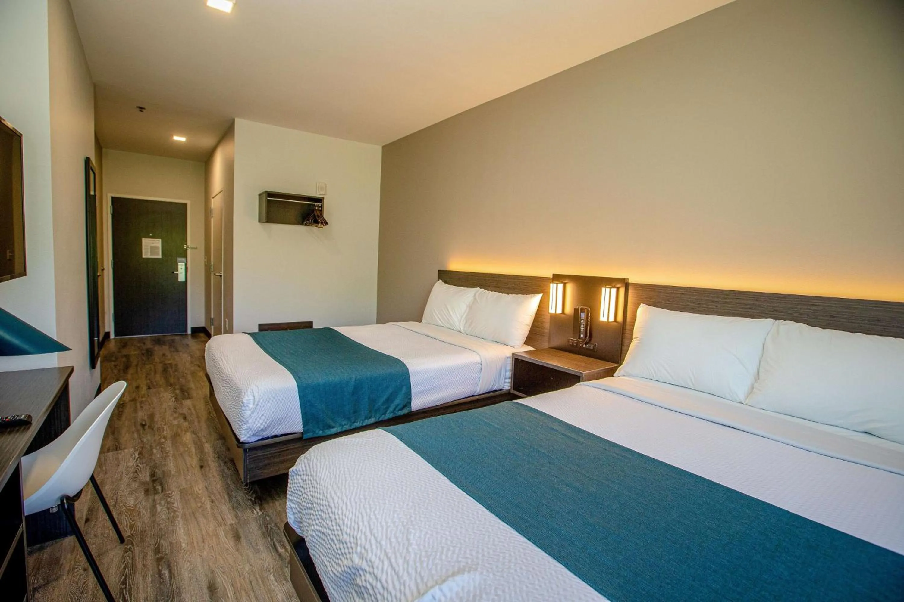 Photo of the whole room, Bed in Motel 6 North Platte, NE - East