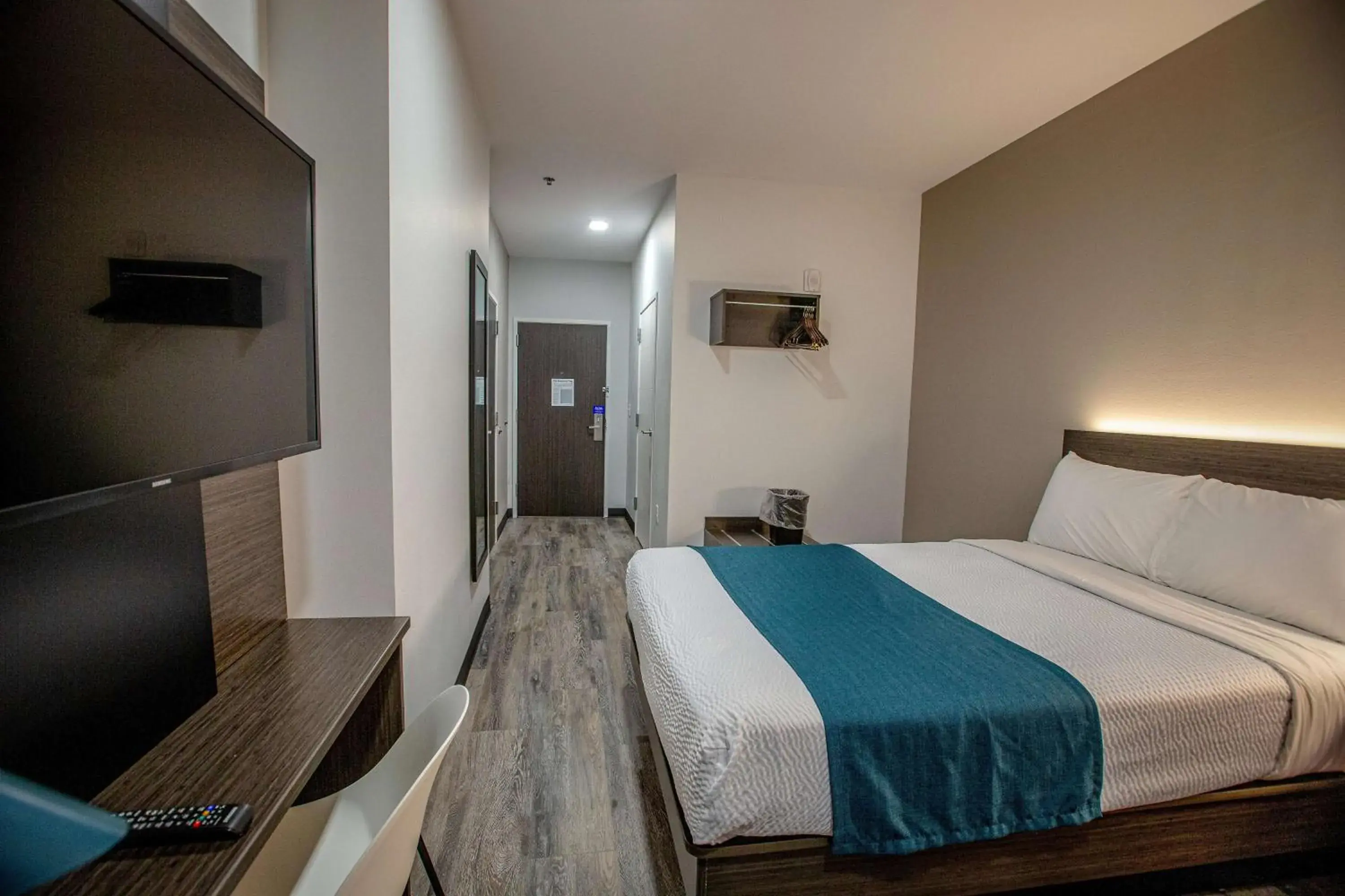 Photo of the whole room, Bed in Motel 6 North Platte, NE - East Photo of the whole room, Bed in Motel 6 North Platte, NE - East