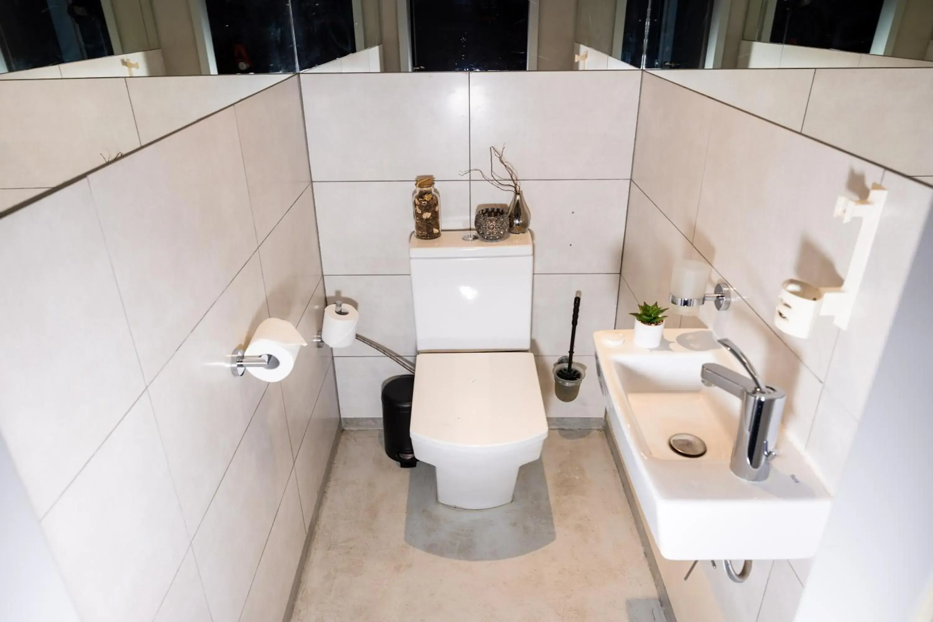 Superior King Room in Botel Marina Superior King Room in Botel Marina