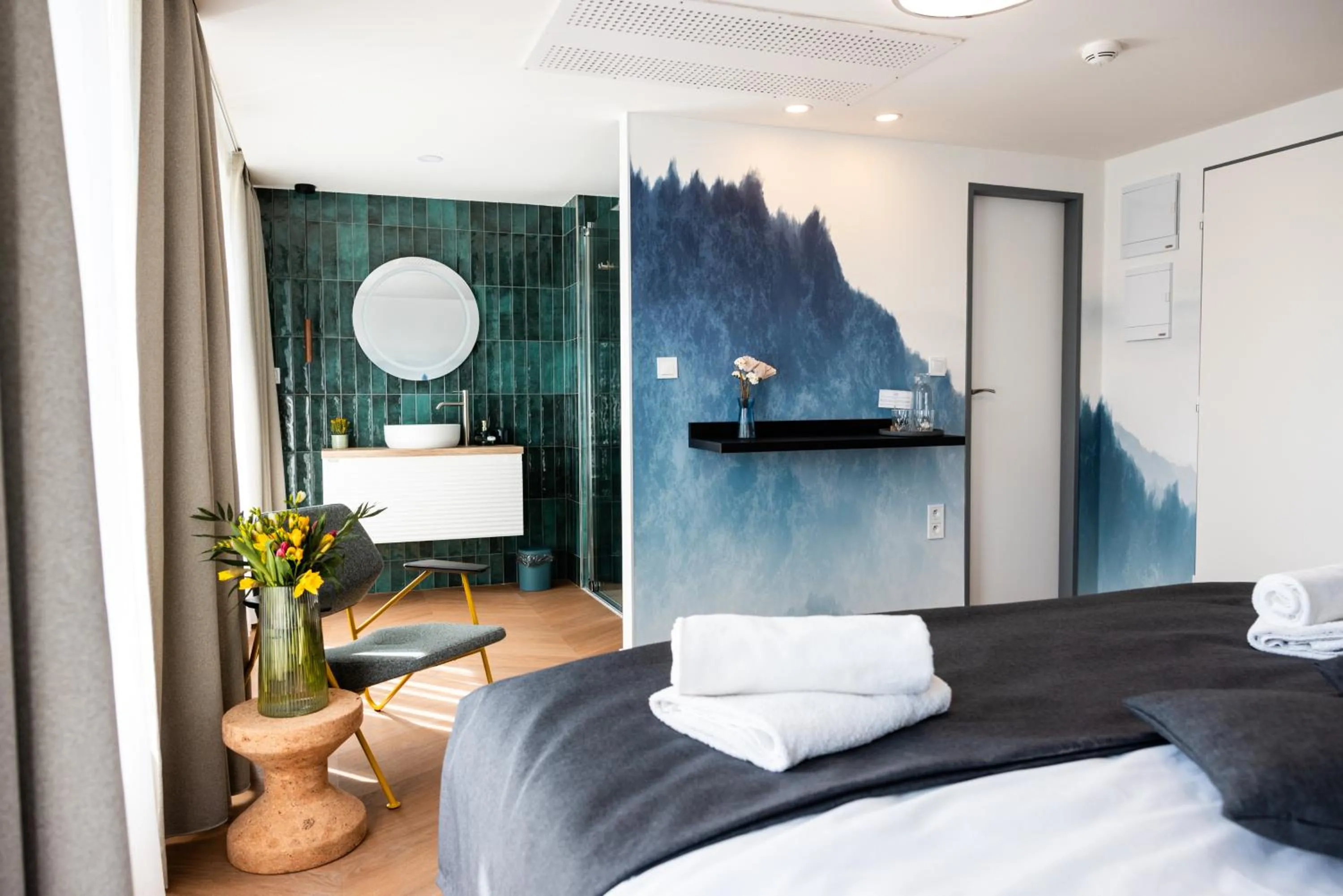 Bathroom, Bed in Botel Marina