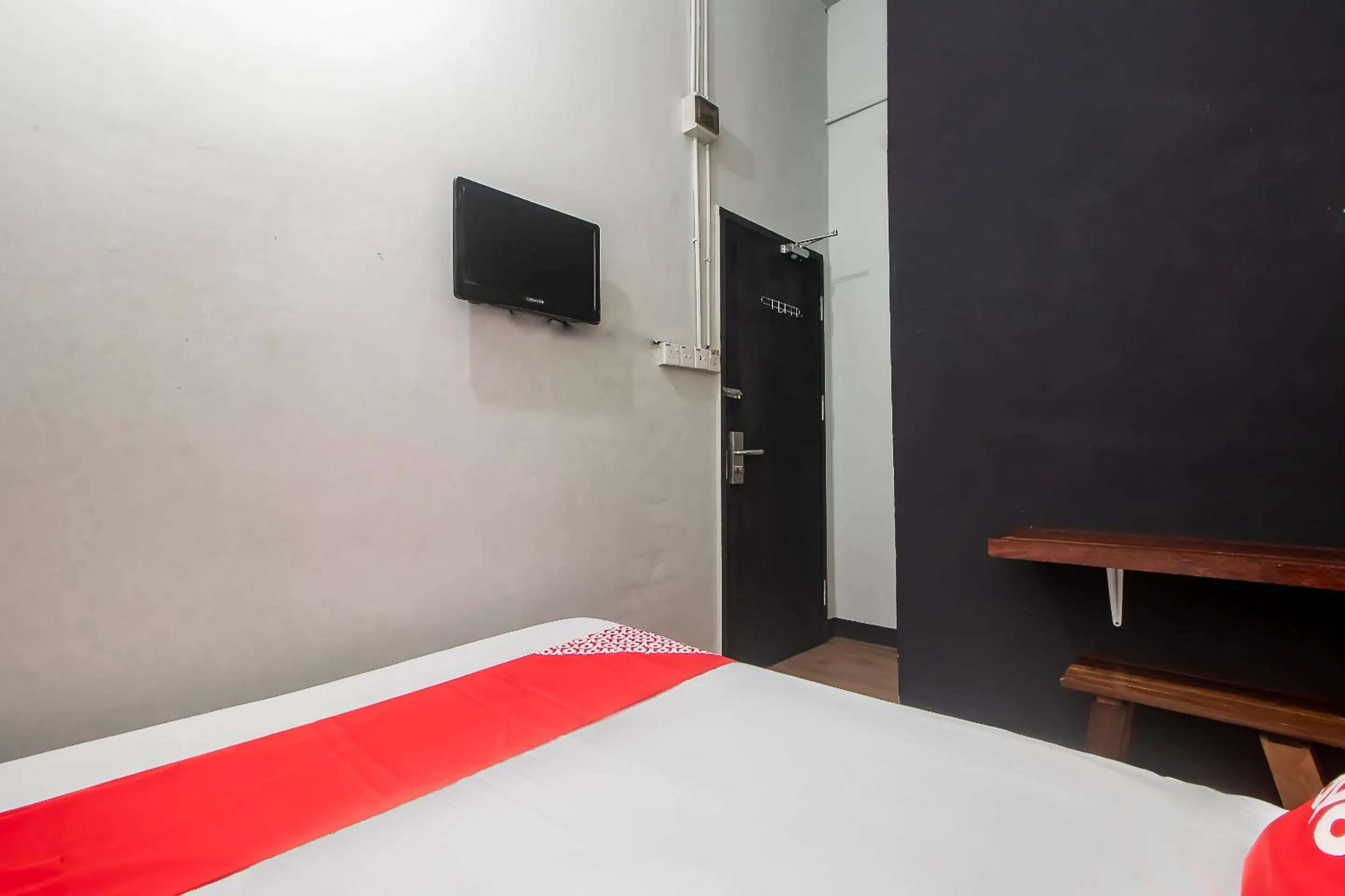 Bedroom, Bed in Hotel O Hi Inn 3