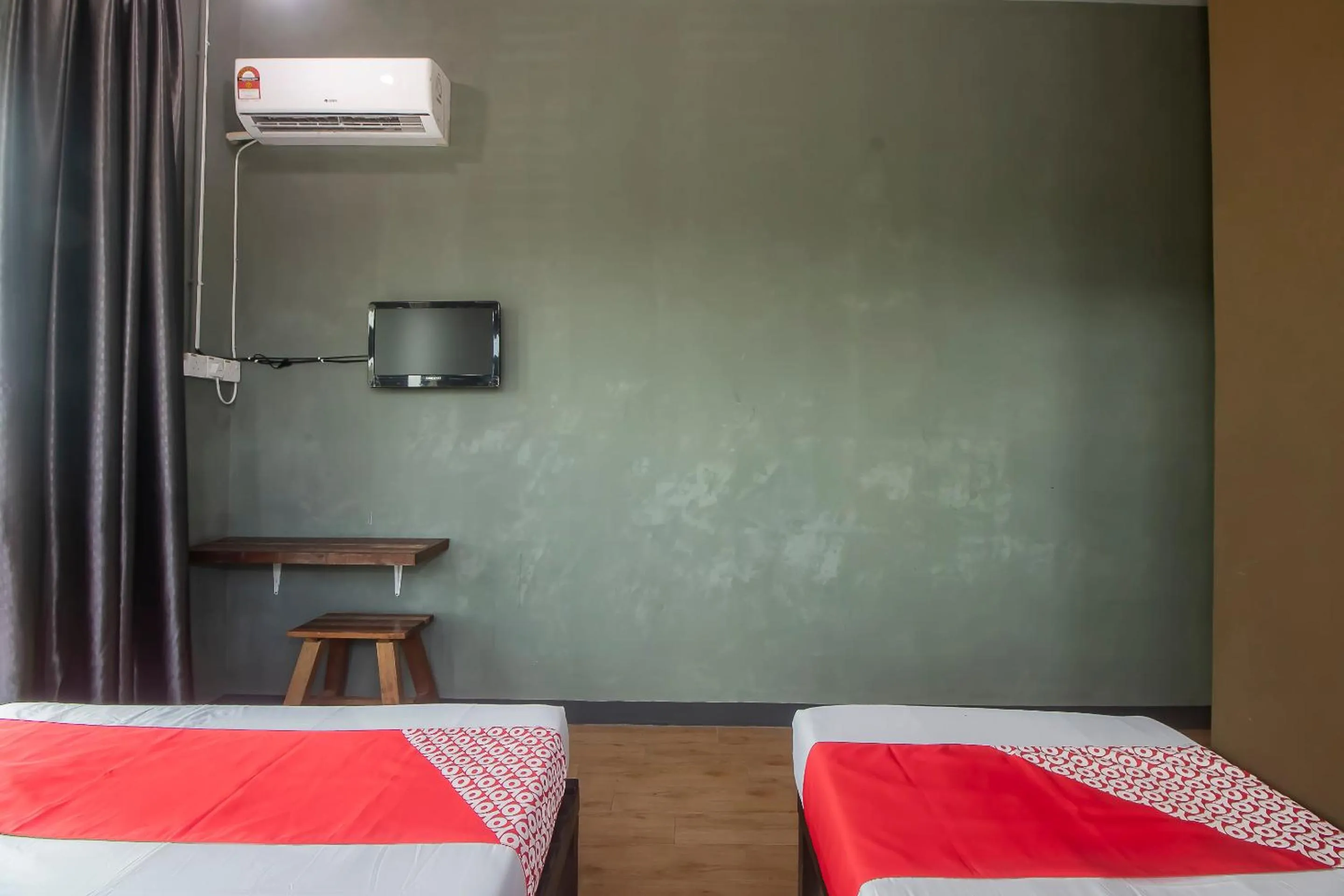 Bedroom, Bed in Hotel O Hi Inn 3