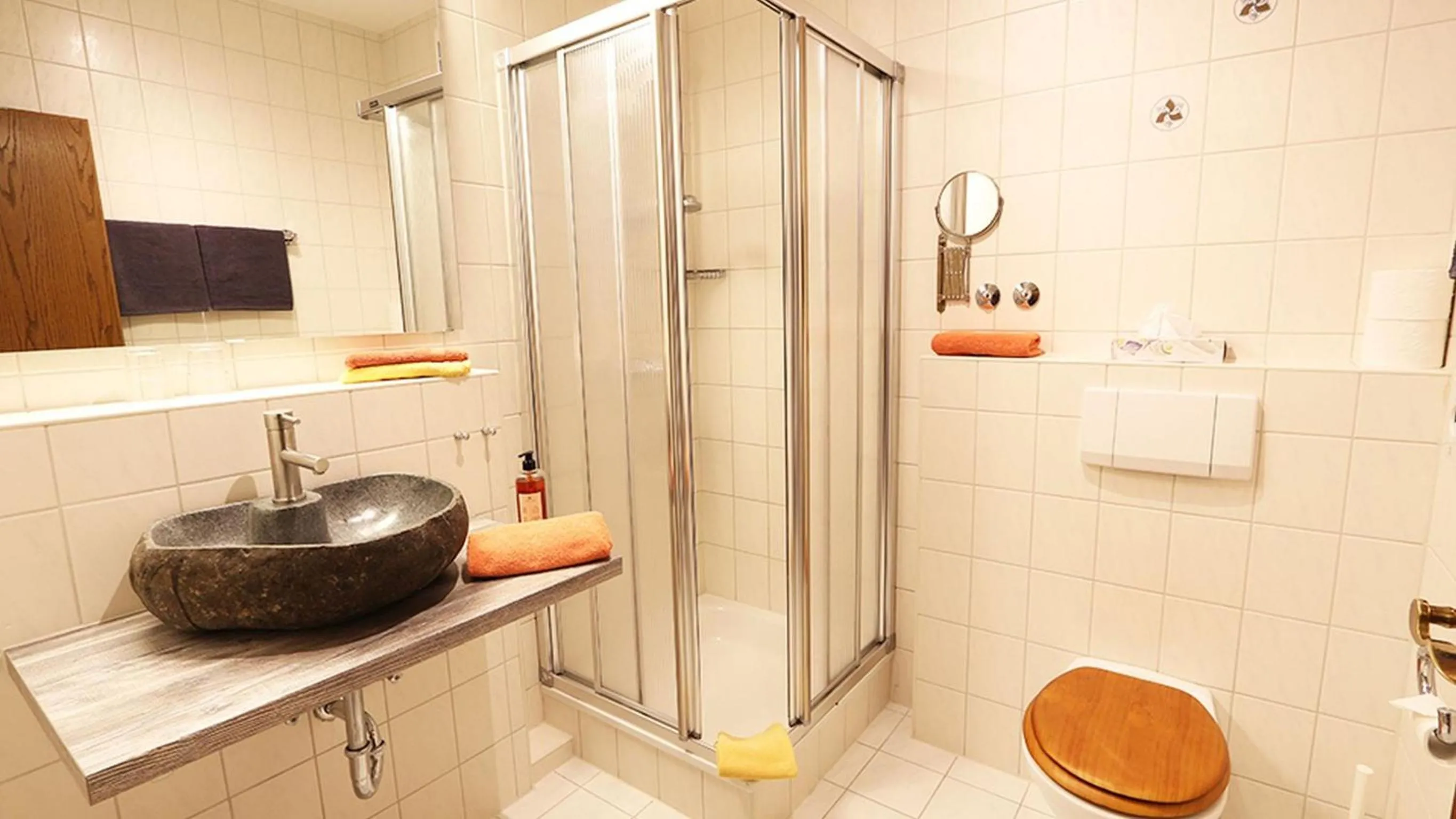 Shower in Hotel Nordic Spreewald