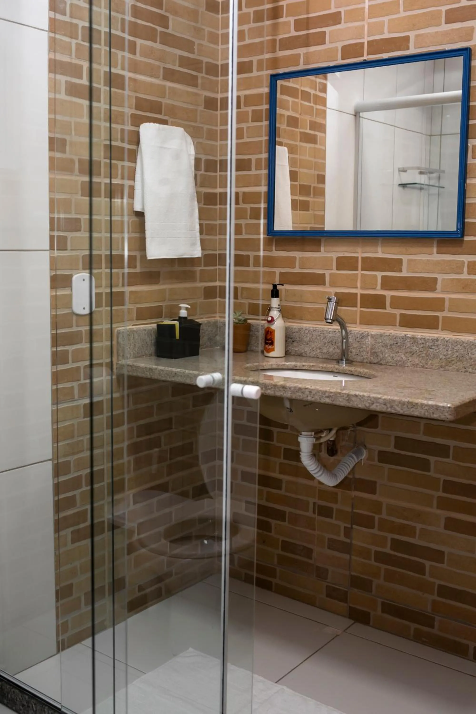 Shower in Pousada Rua de Lazer