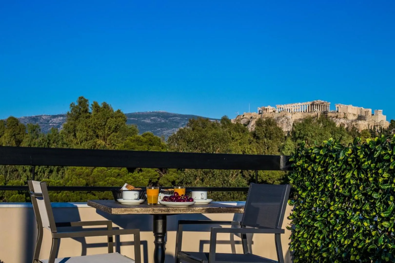 Restaurant/places to eat in Acropolis Vision