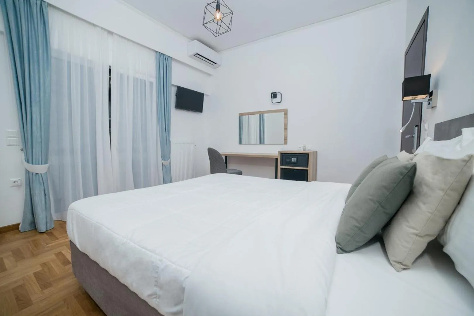 Bed in Acropolis Vision