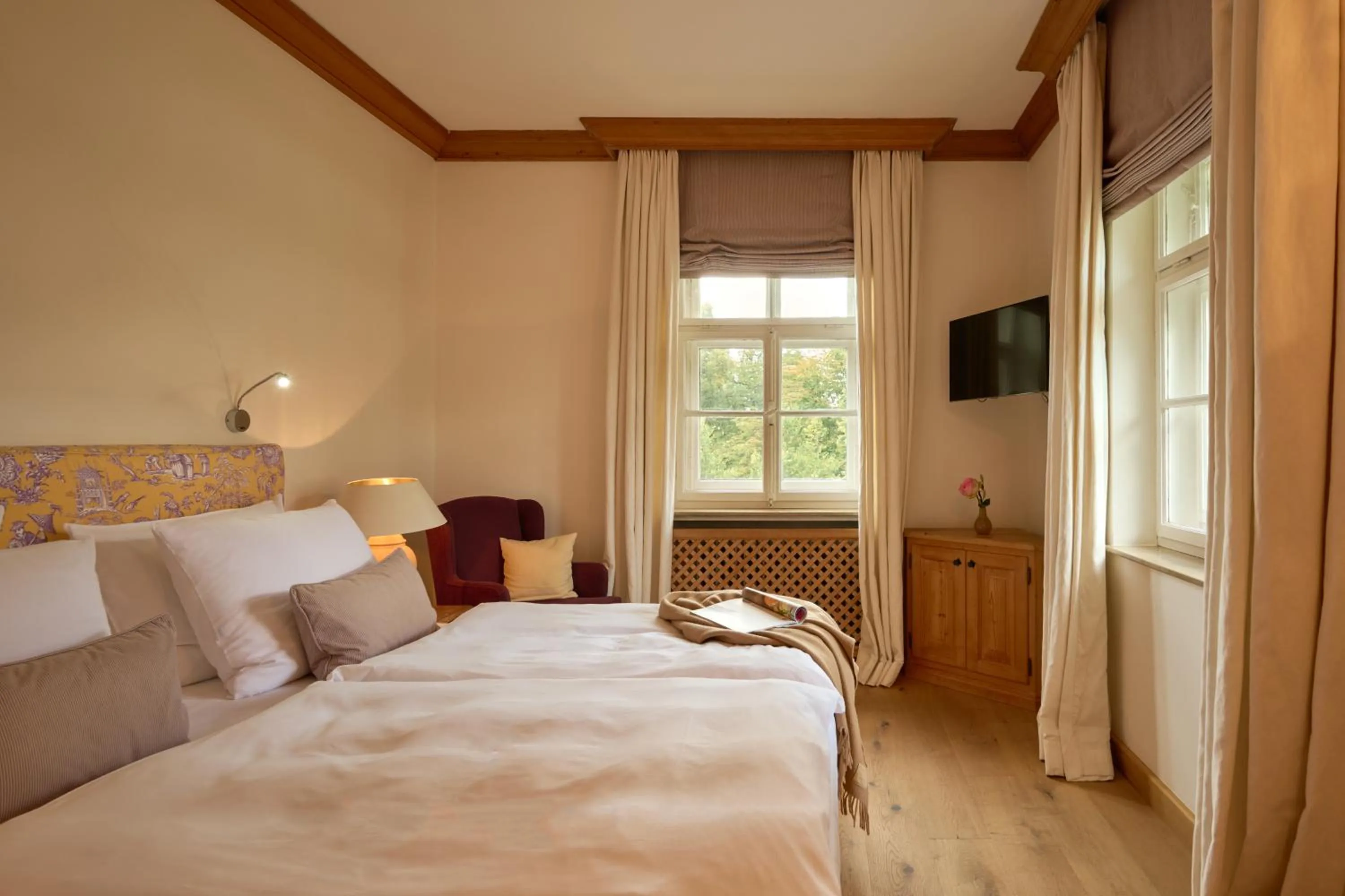 Photo of the whole room, Bed in Brauereigasthof-Hotel Aying
