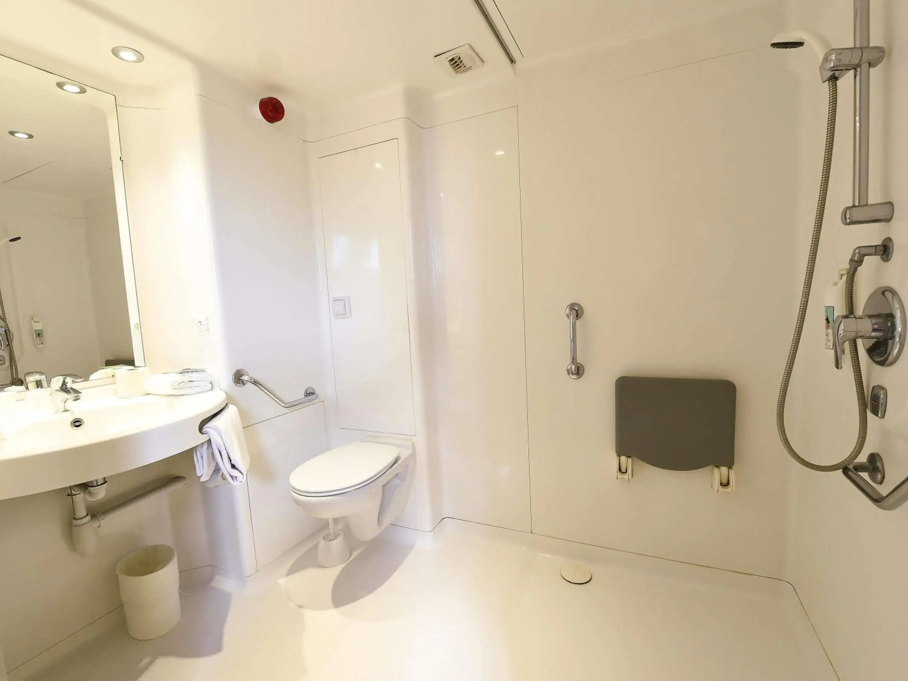 Bedroom in ibis budget Dijon Saint Apollinaire Bedroom in ibis budget Dijon Saint Apollinaire