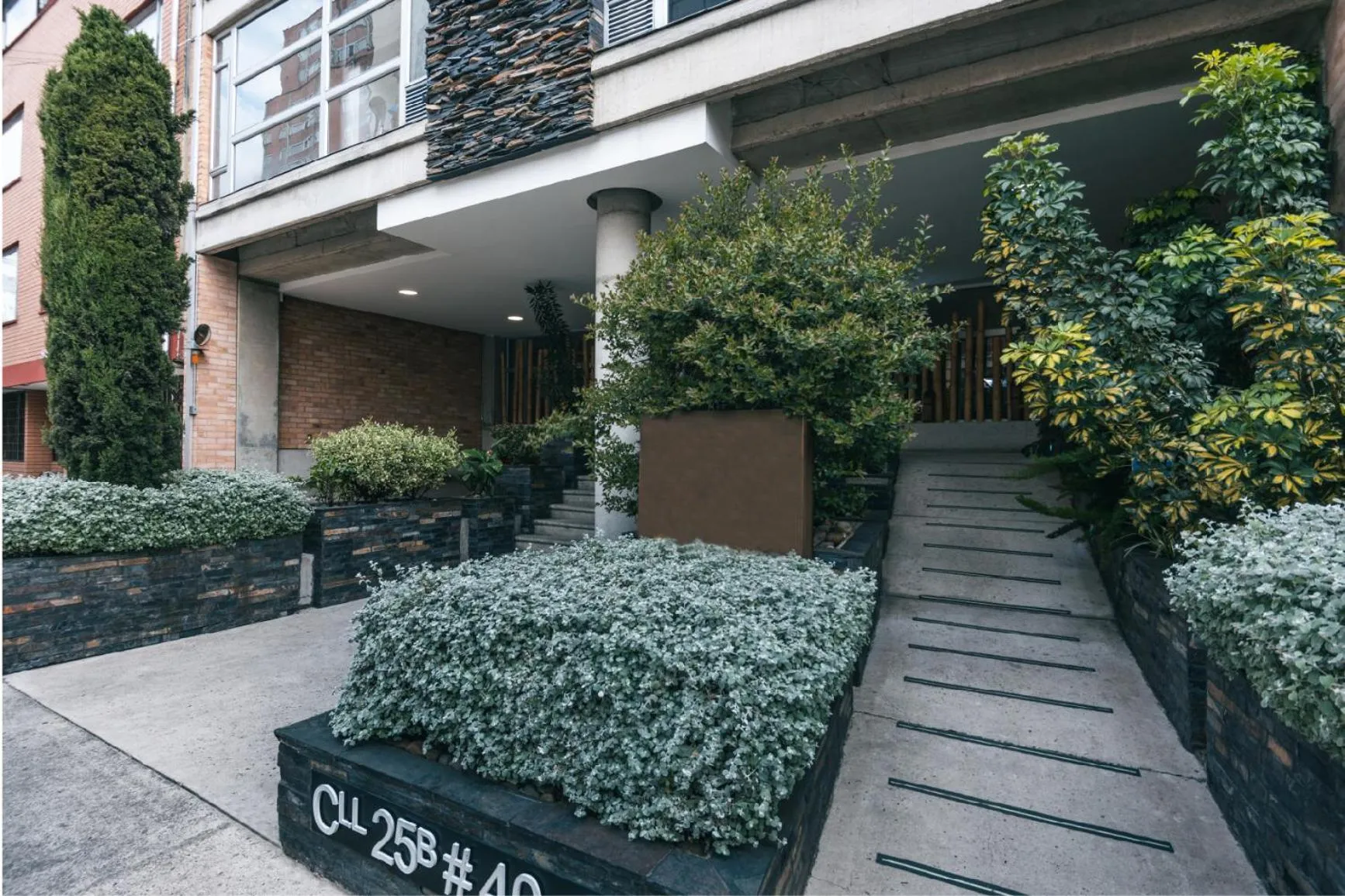 Property building in Hotel 5 Elementos Corferias by HBP