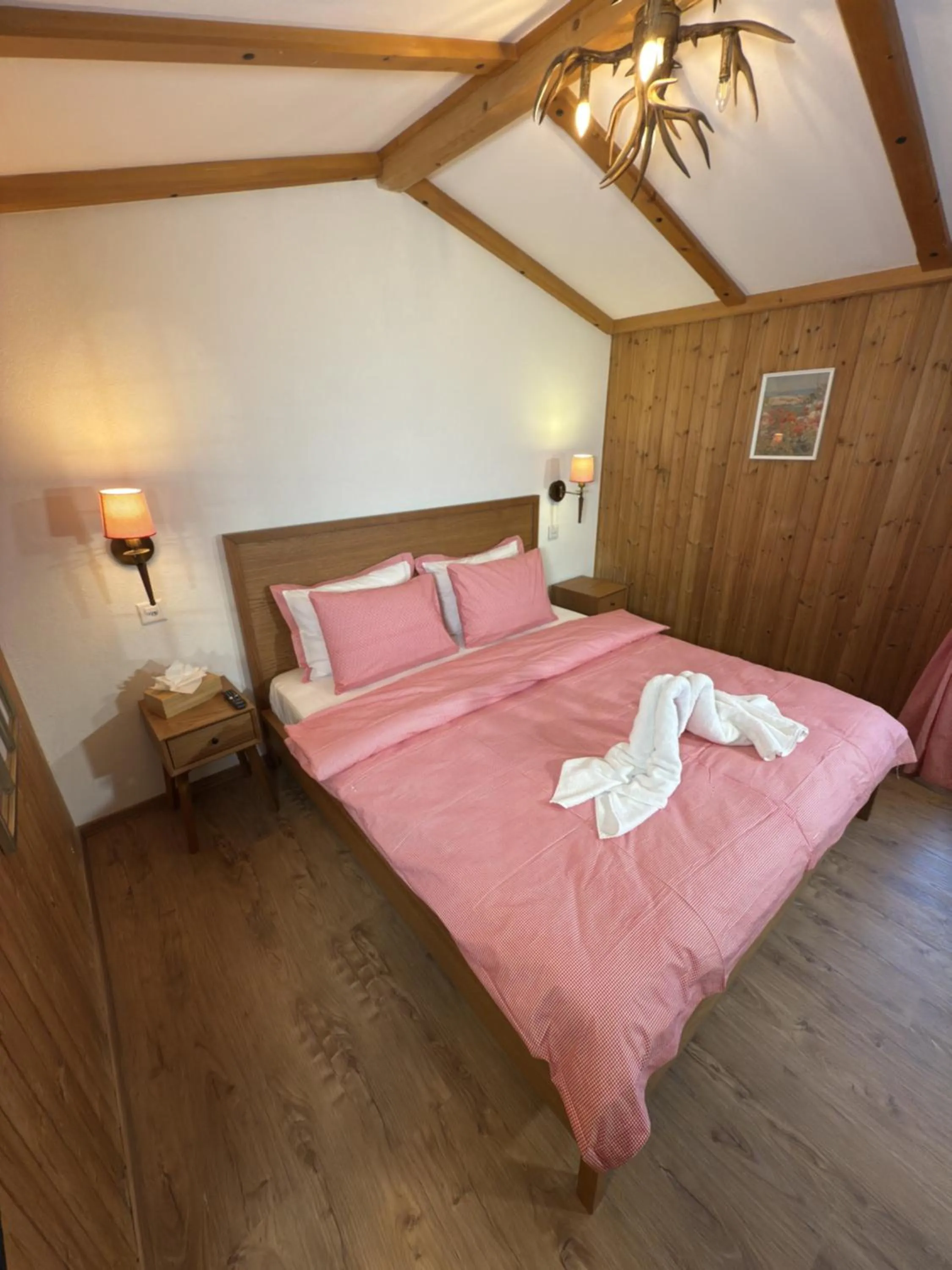 Bed in Hotel Schützen Lauterbrunnen