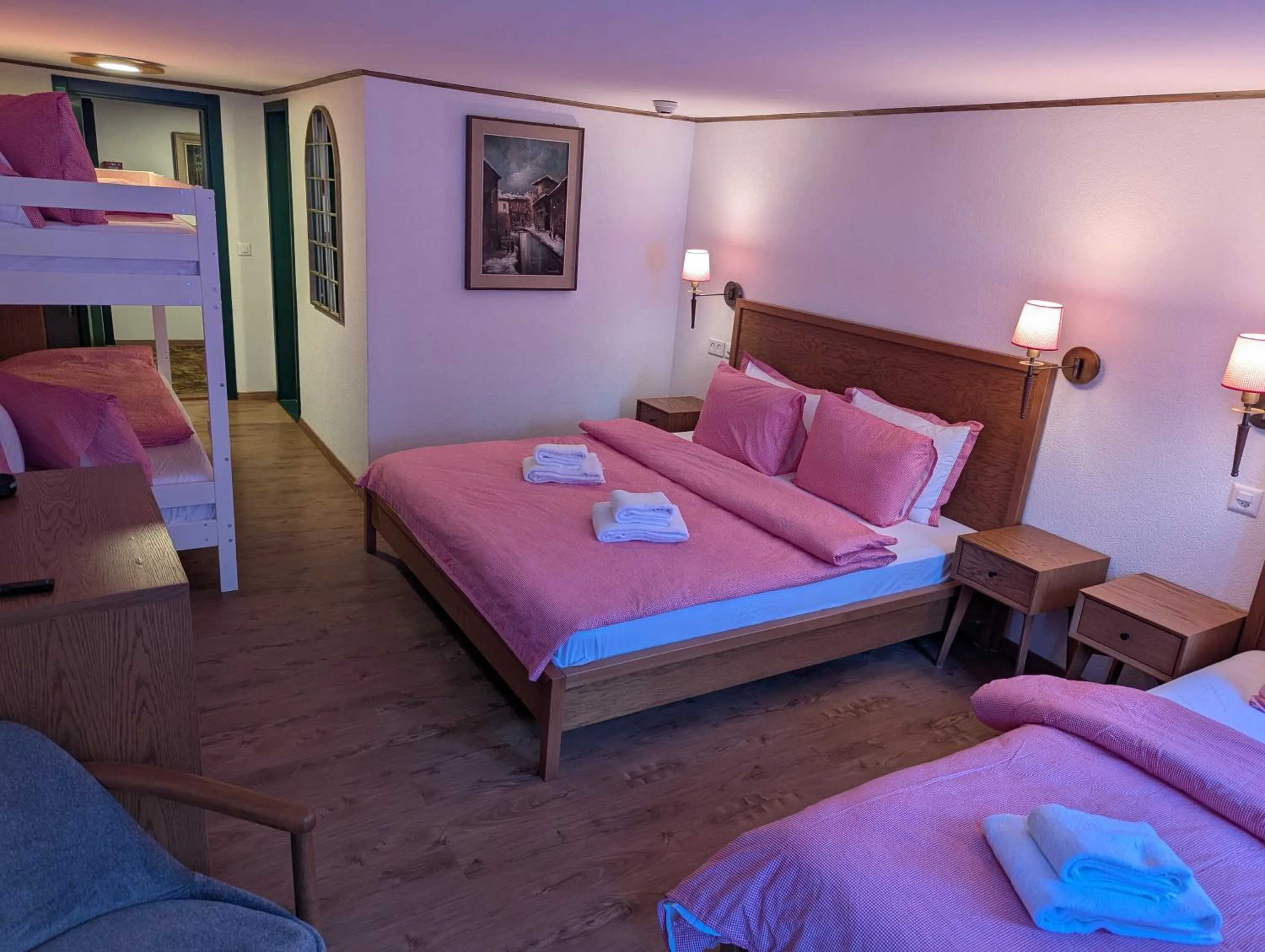 Photo of the whole room, Bed in Hotel Schützen Lauterbrunnen