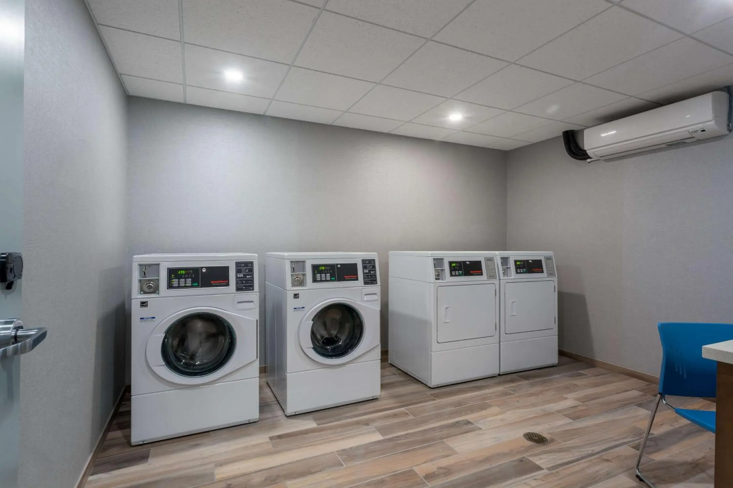 Property building in Homewood Suites By Hilton Reston, VA Property building in Homewood Suites By Hilton Reston, VA