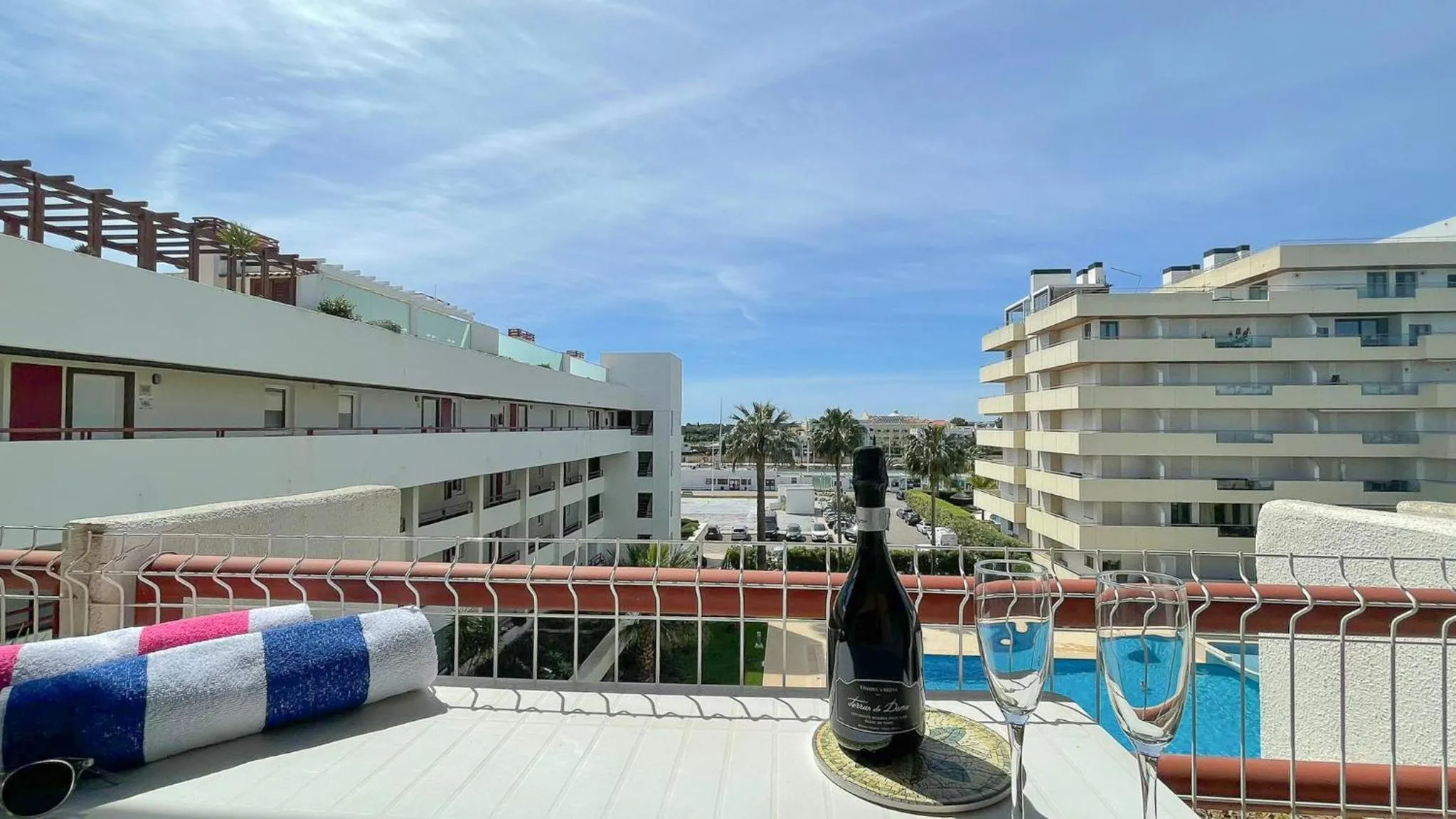 Poolside Bliss T1 HsR Vilamarina