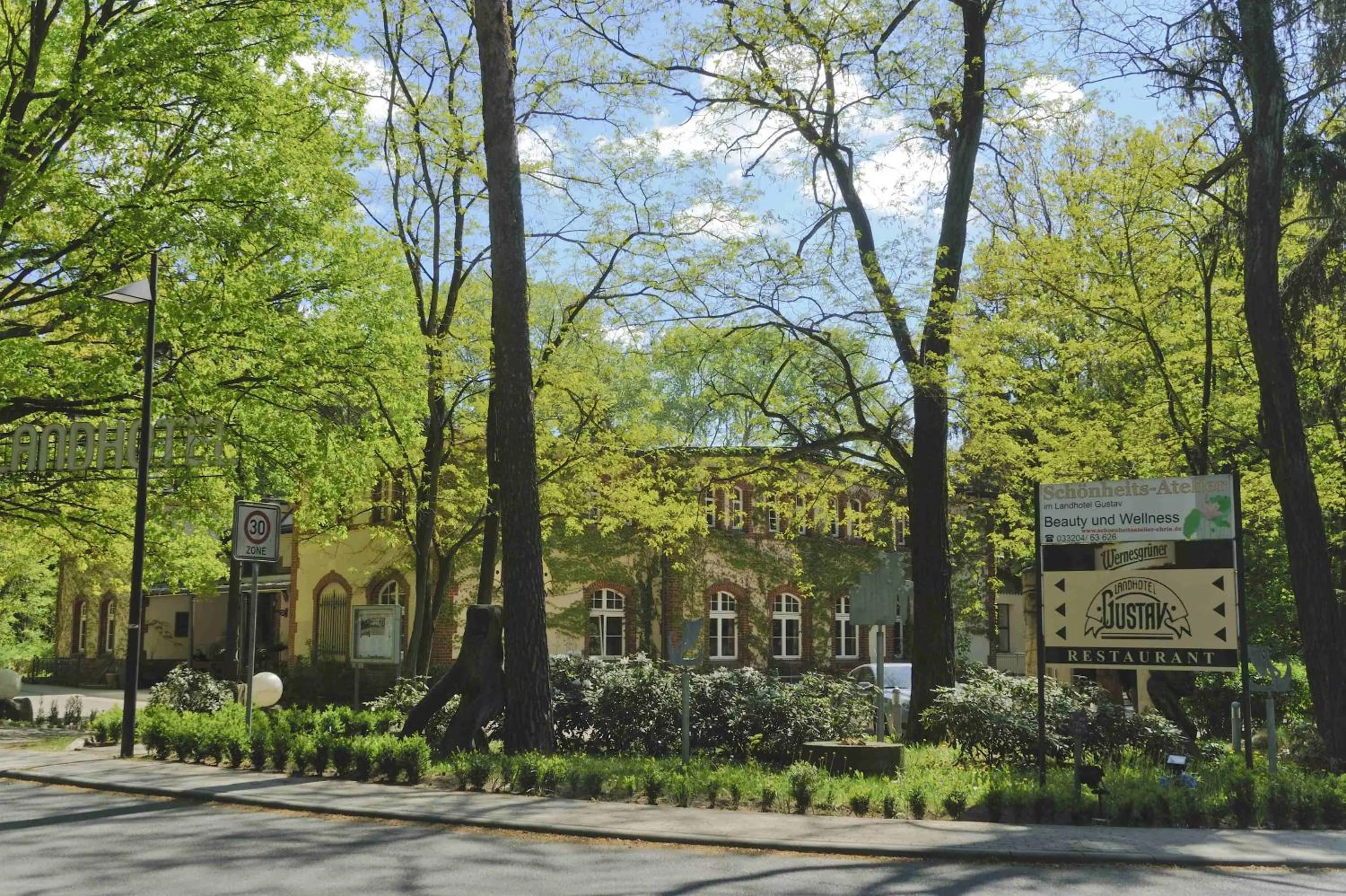 Facade/entrance in Landhotel Gustav