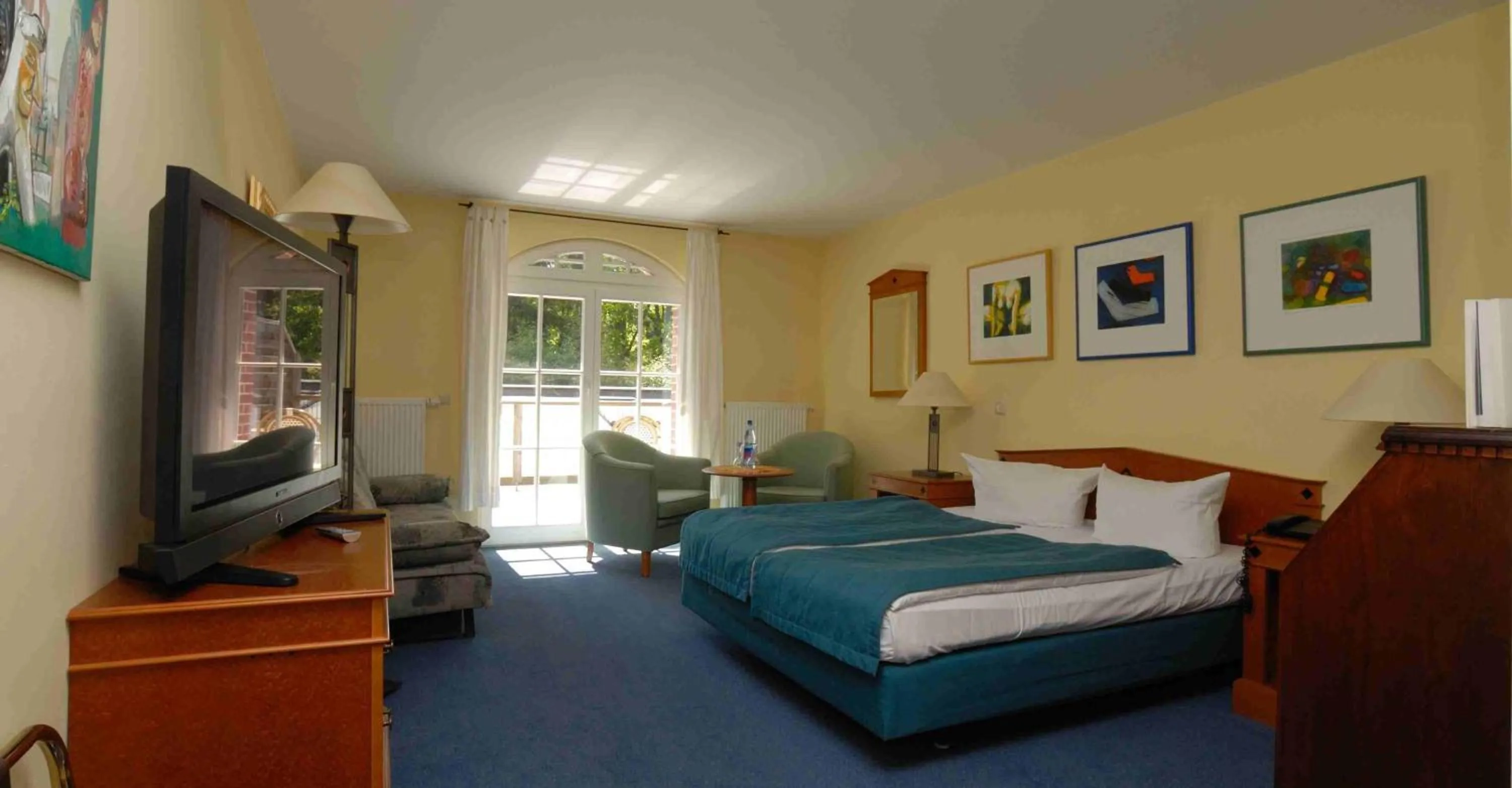 Photo of the whole room, Bed in Landhotel Gustav