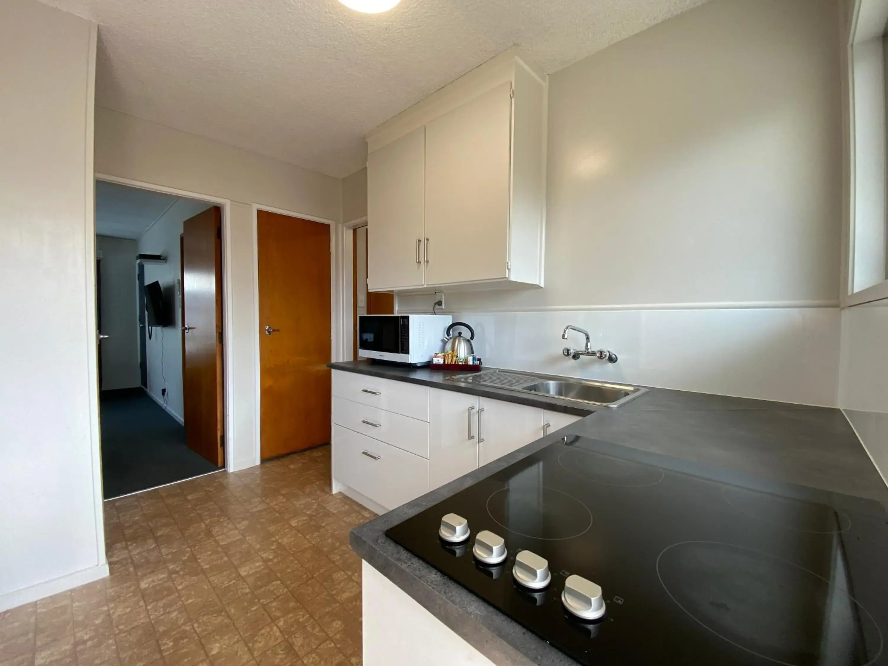 One-Bedroom Apartment in Victoria Apartments One-Bedroom Apartment in Victoria Apartments