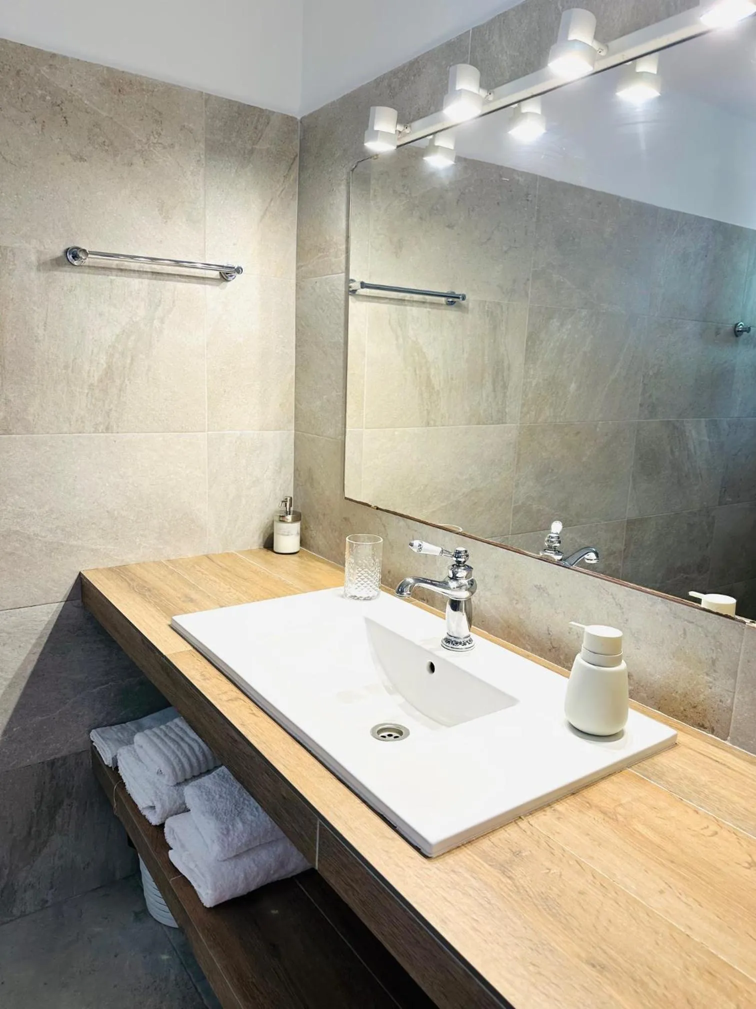 Bathroom in Starbal Love