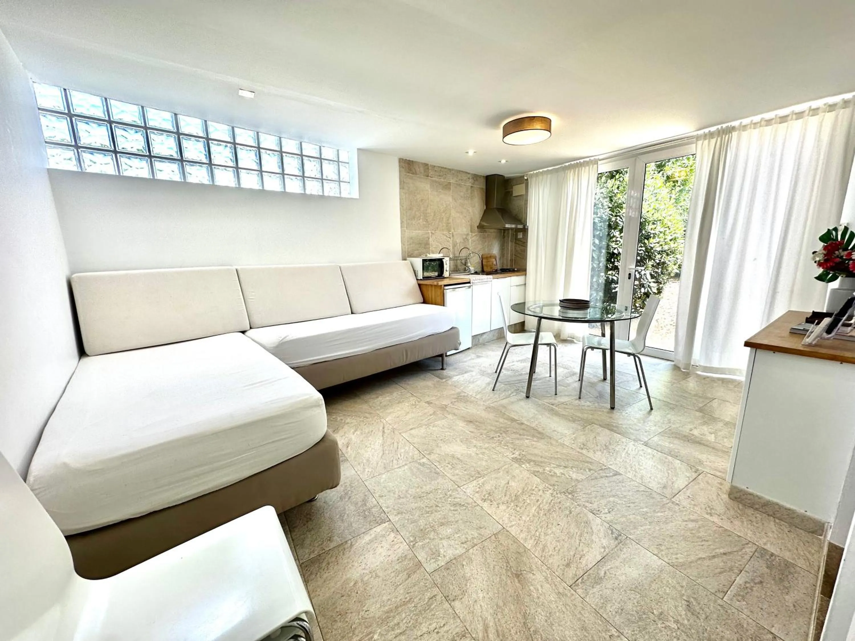 Living room, Bed in Starbal Love