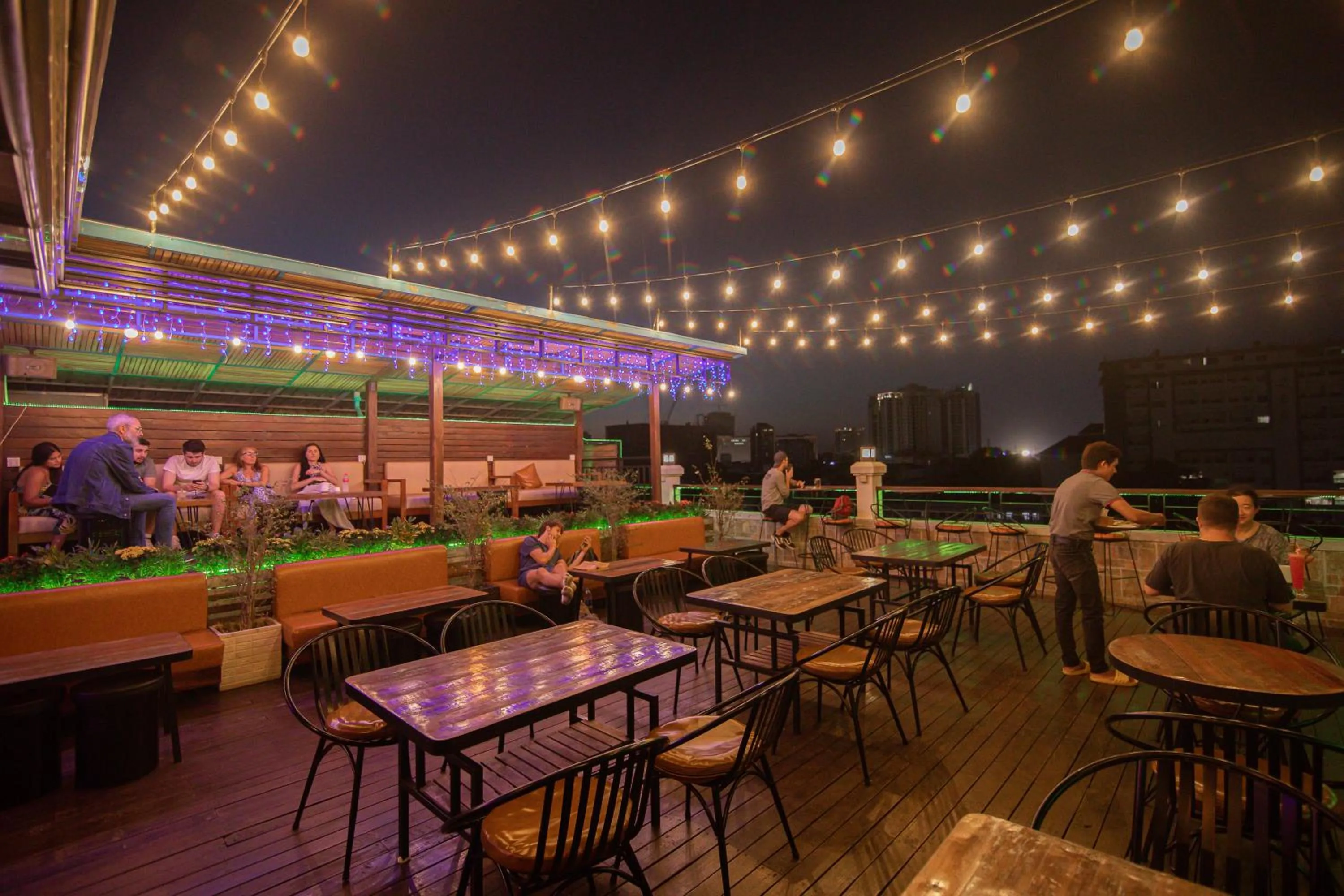 Restaurant/places to eat in Pooltop Phnom Penh