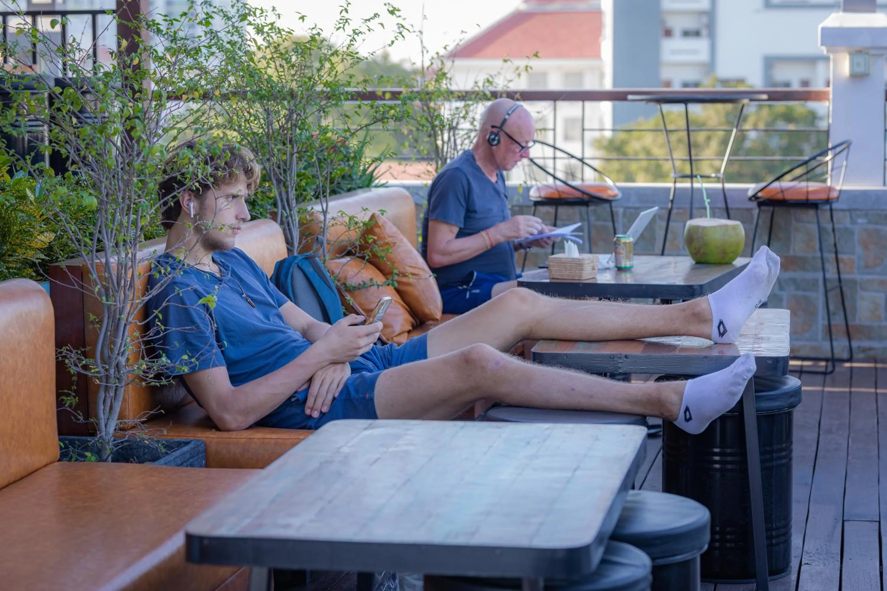 People in Pooltop Phnom Penh