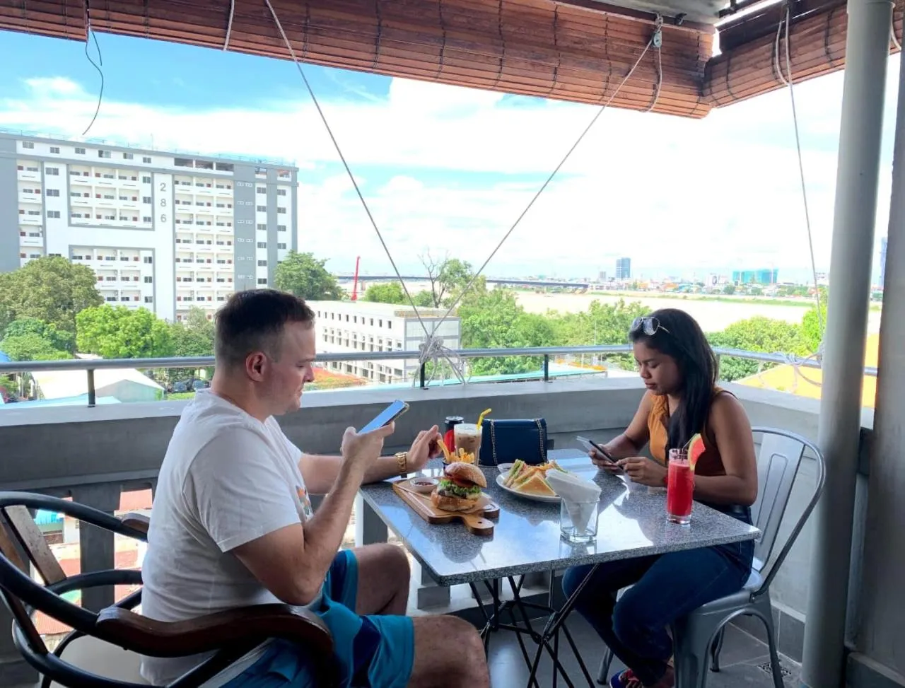 Lunch in Pooltop Phnom Penh