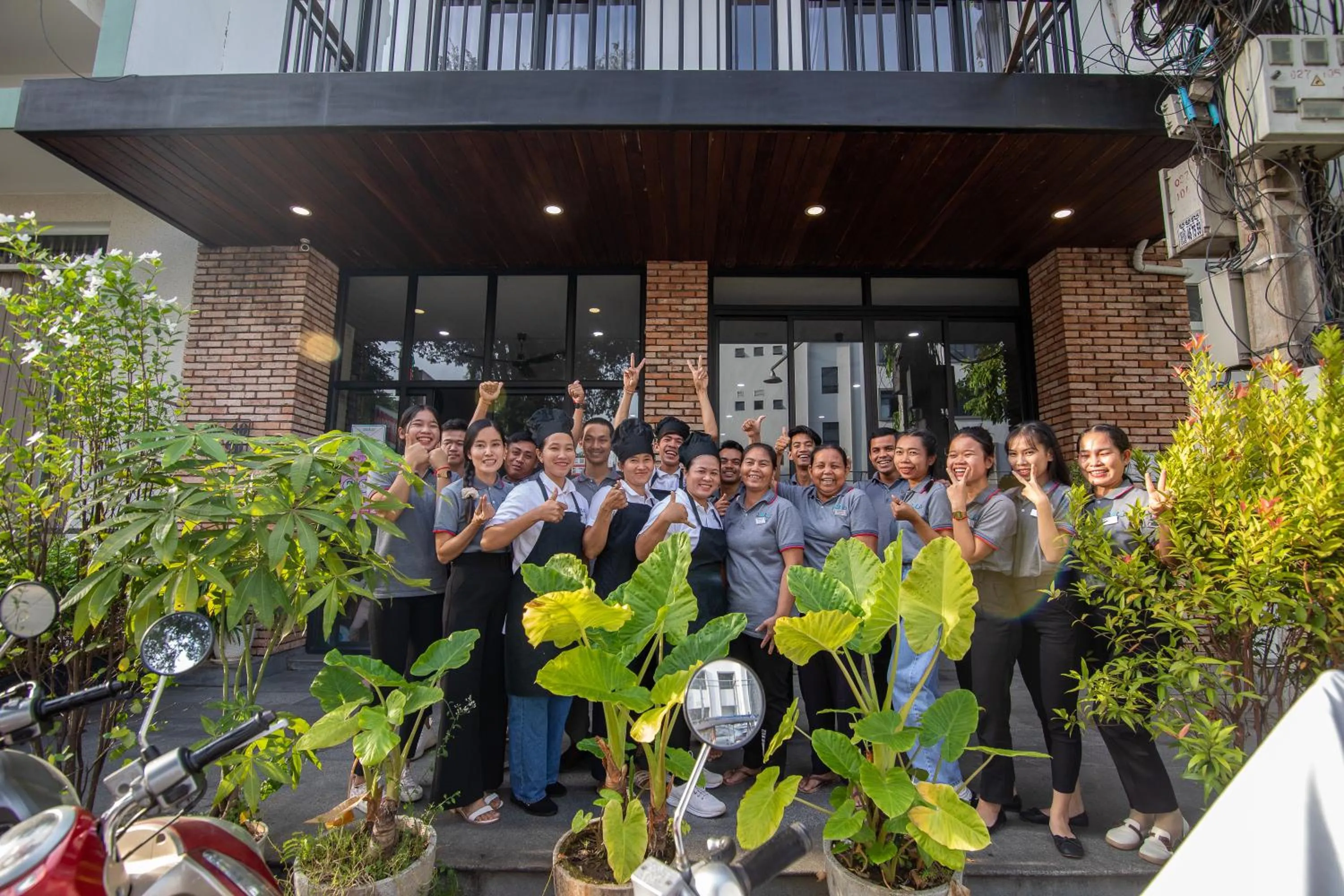 People in Pooltop Phnom Penh