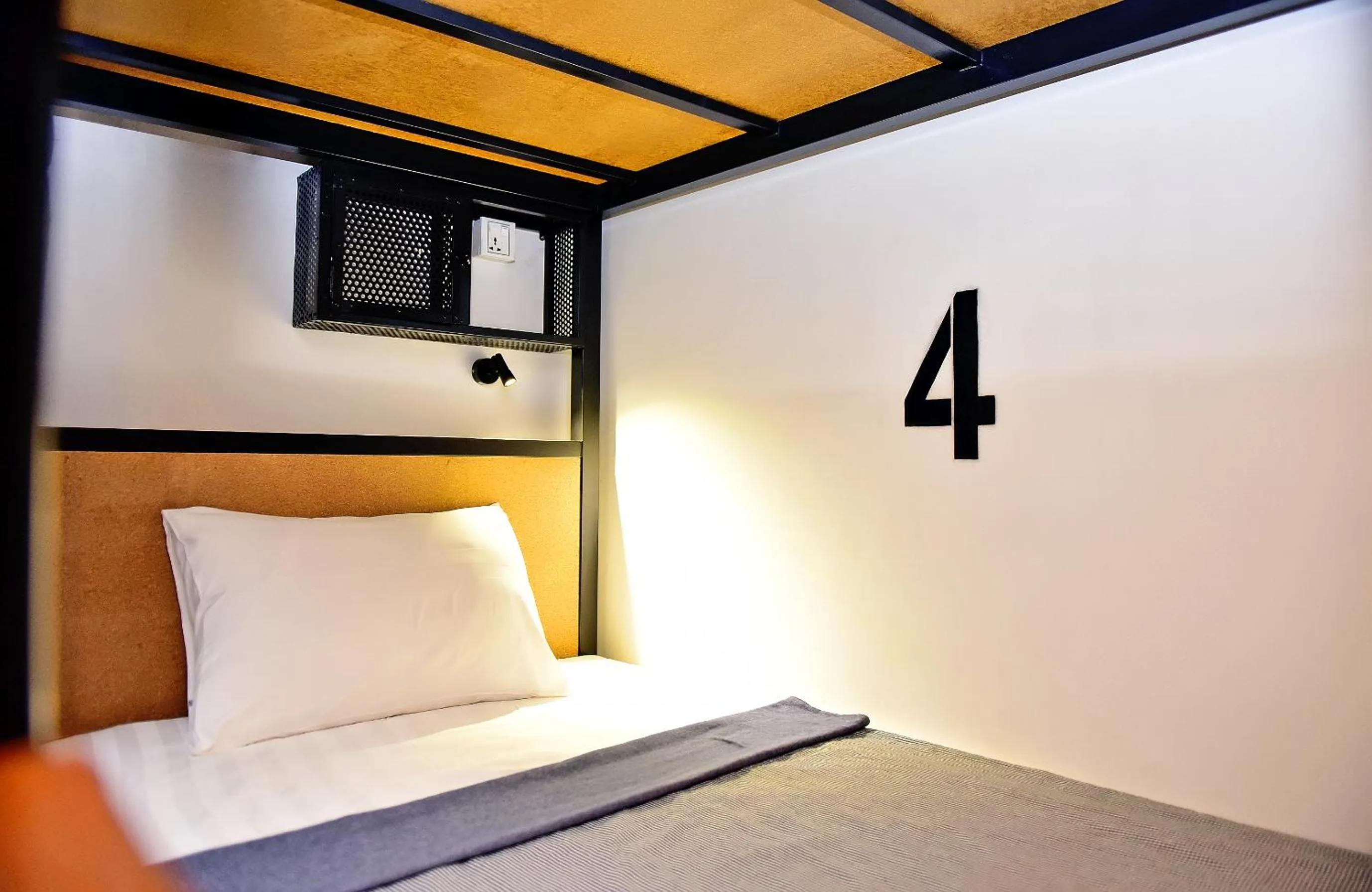 bunk bed, Bed in Pooltop Phnom Penh