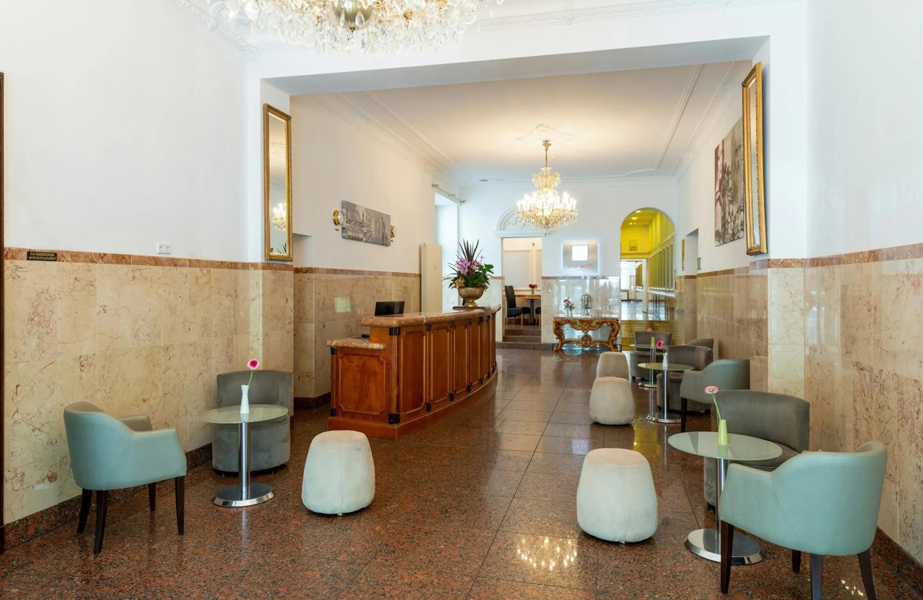 Lobby or reception in Leonardo Hotel Berlin KU'DAMM