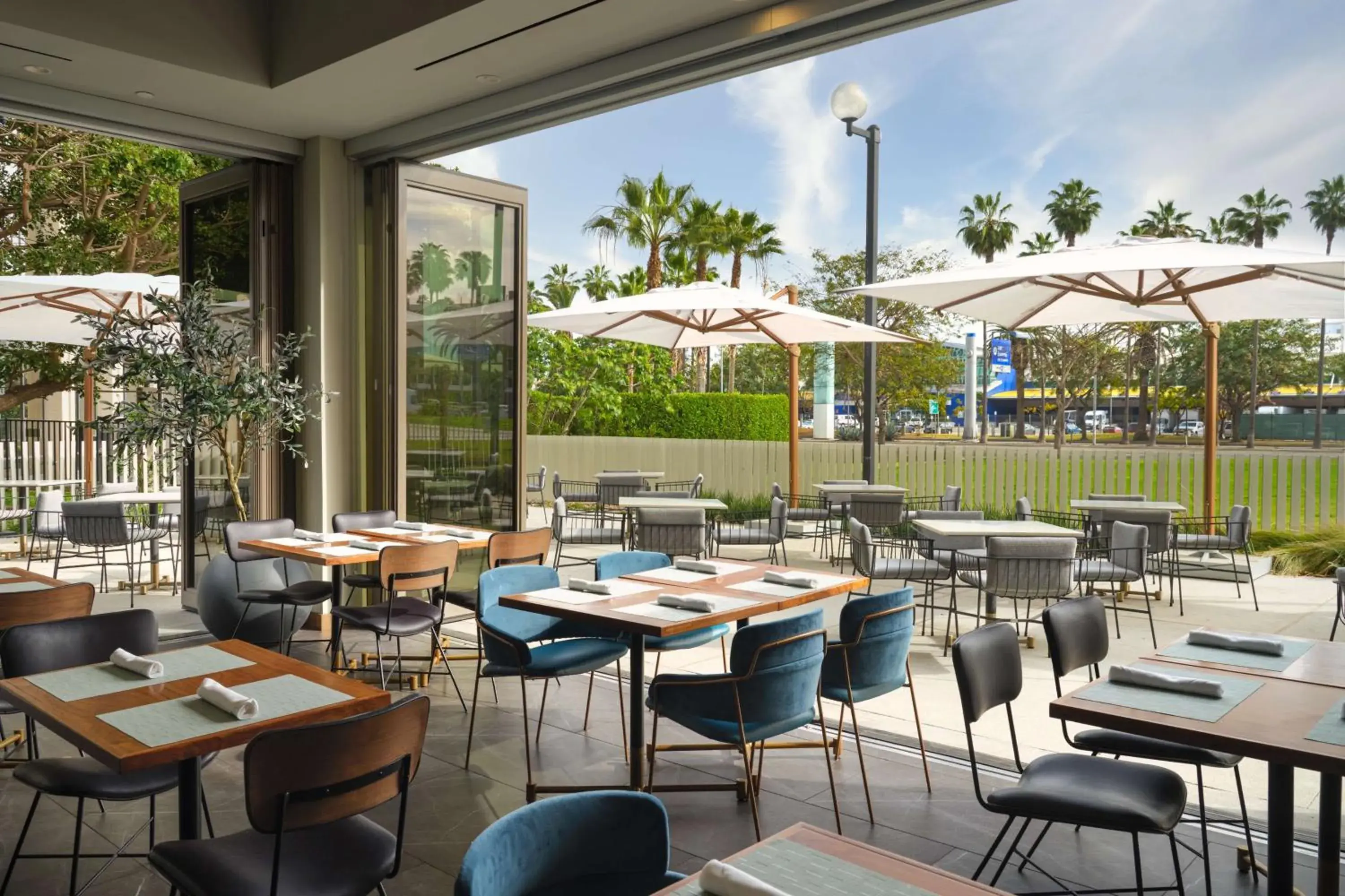 Restaurant/places to eat in Hyatt House LAX Century Blvd Restaurant/places to eat in Hyatt House LAX Century Blvd