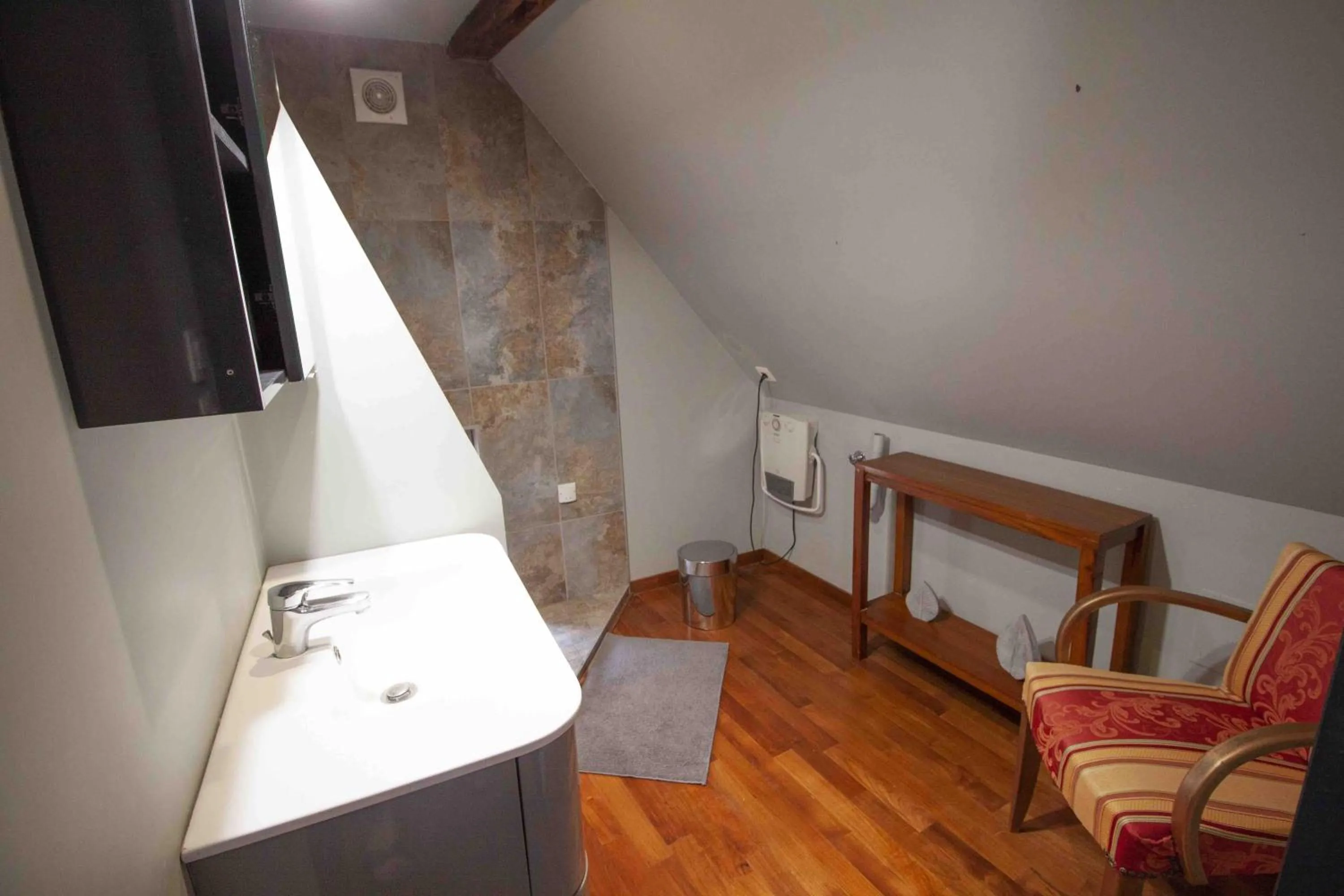 Bathroom in La Cour de Berthe Est