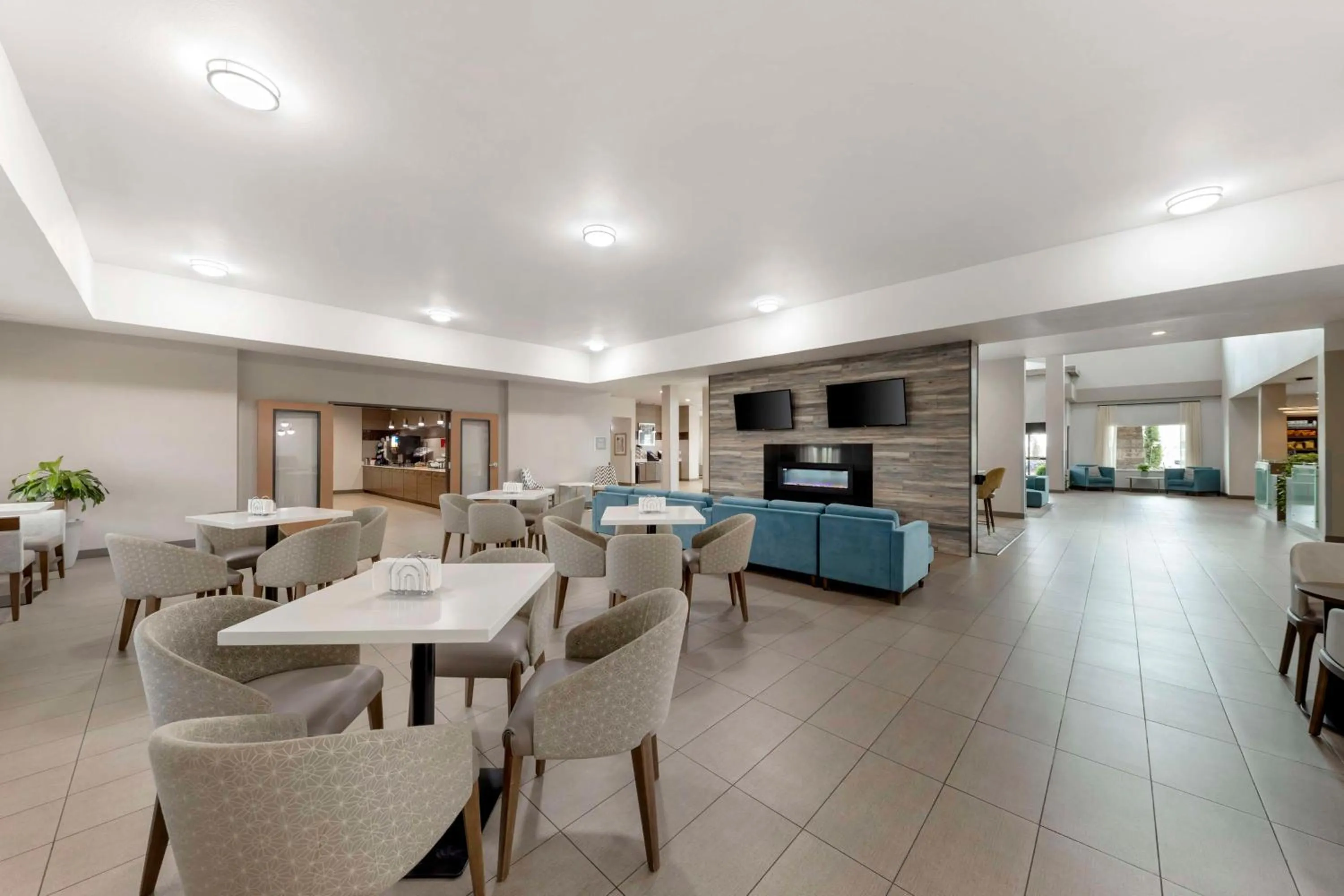 Breakfast in Best Western Plus Chickasha Inn