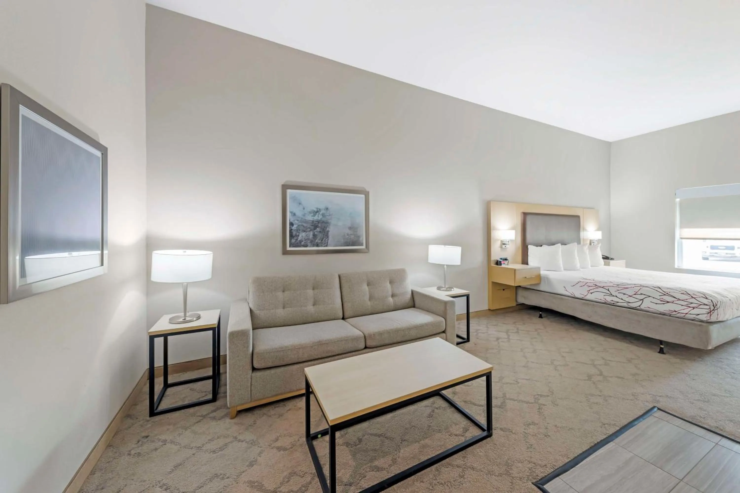 Photo of the whole room, Bed in Best Western Plus Chickasha Inn