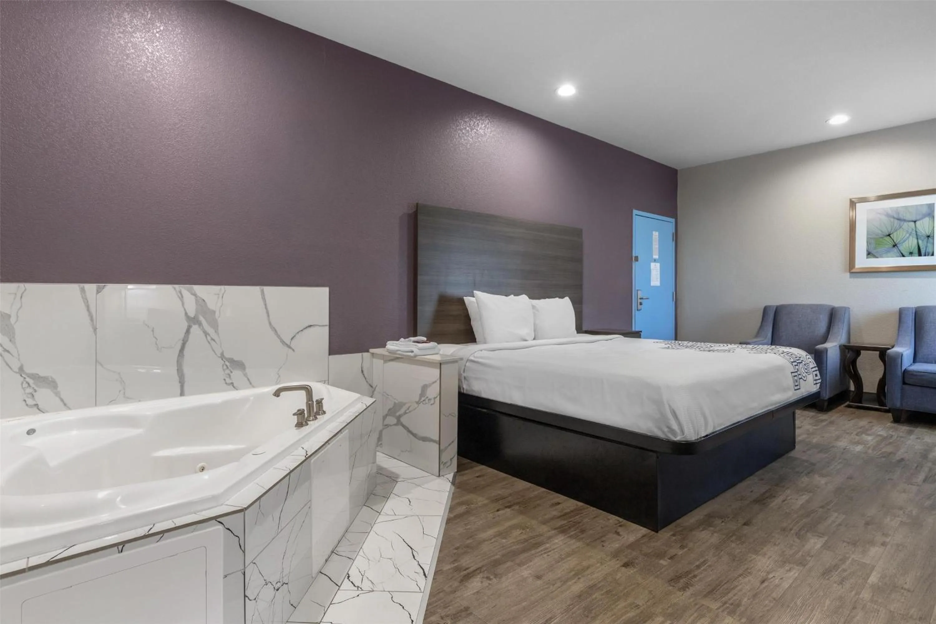 Bedroom, Bed in SureStay Plus Hotel by Best Western Ada
