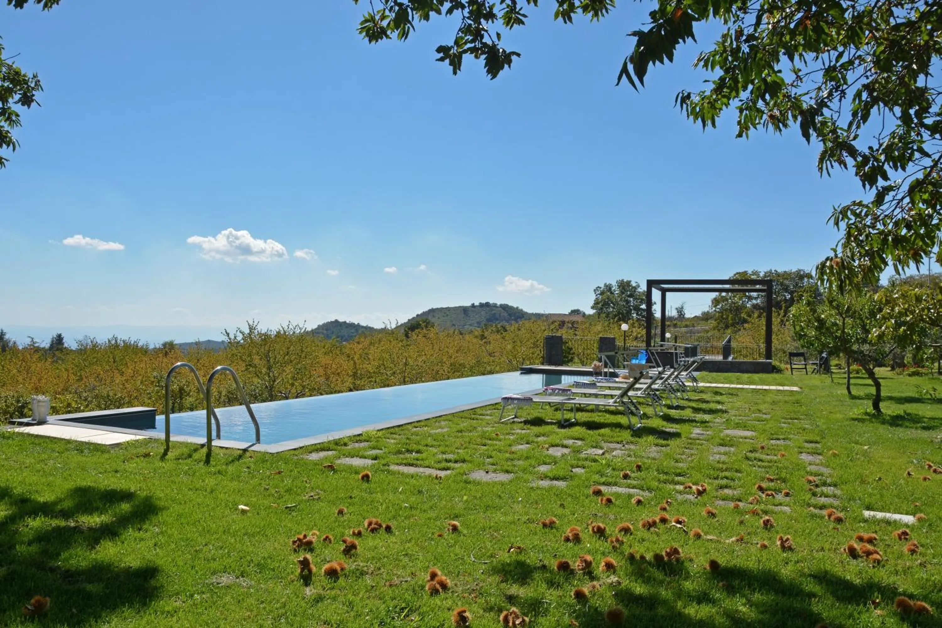 Swimming pool in Cirasa Luxury Country House