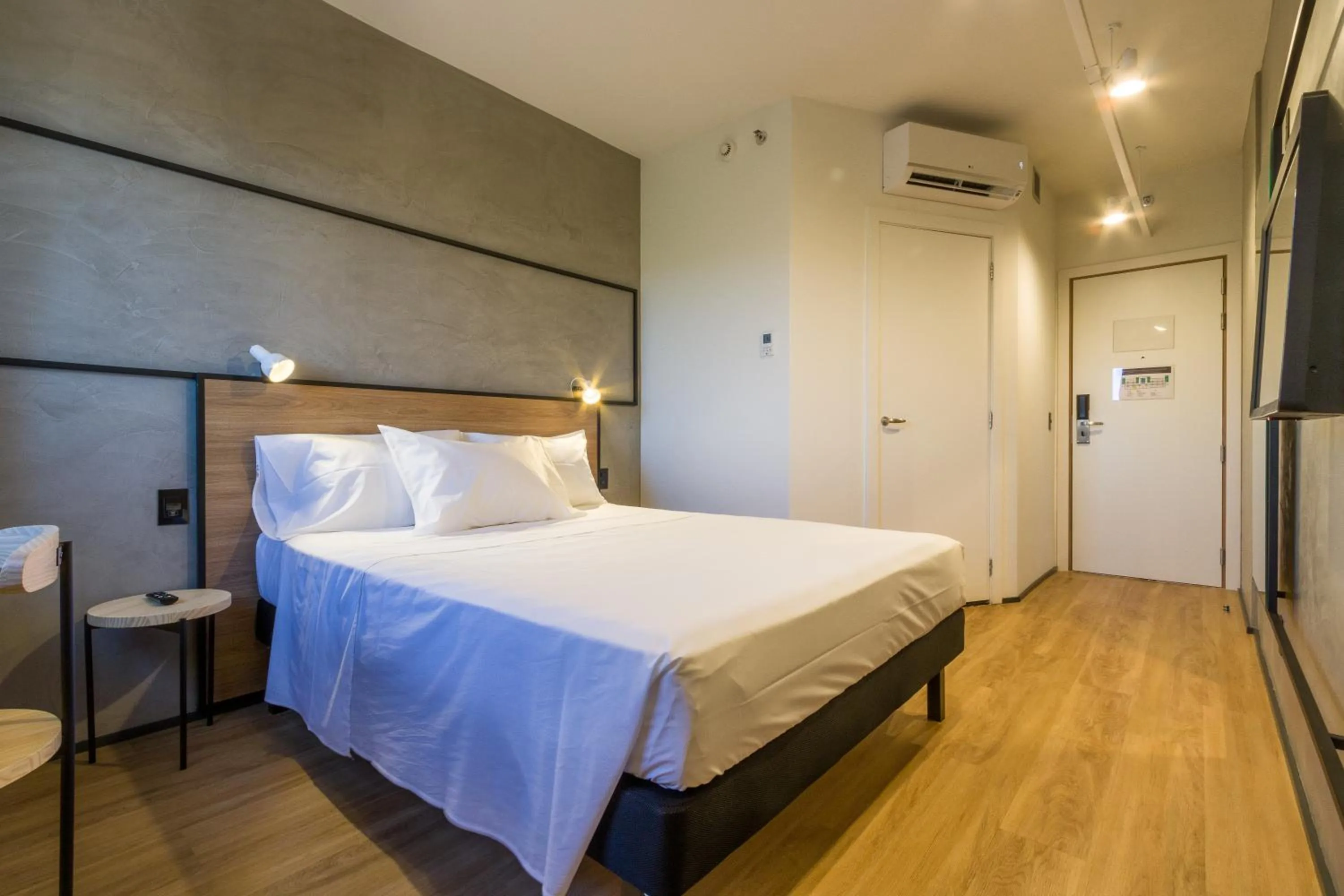 Photo of the whole room, Bed in ibis Ribeirao Preto Vila do Golf