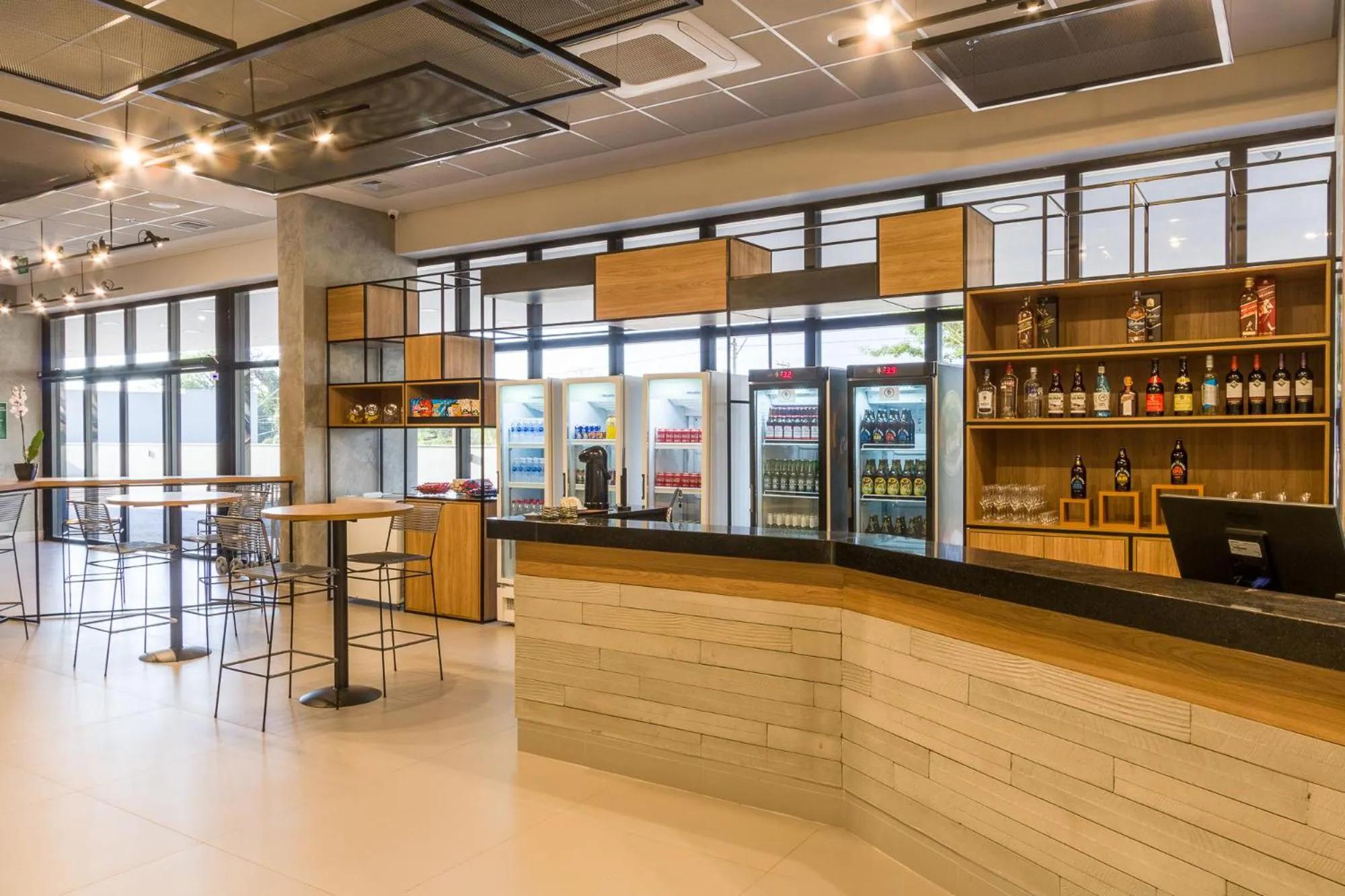 Lounge or bar in ibis Ribeirao Preto Vila do Golf